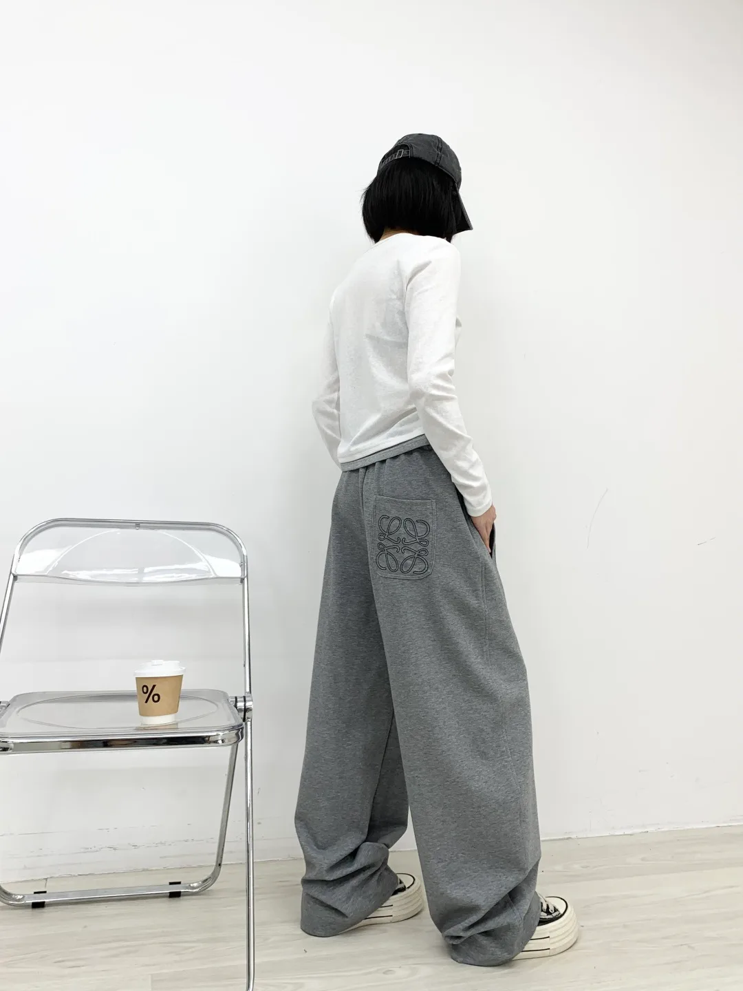 Women's Trousers LOEWE 18199270
