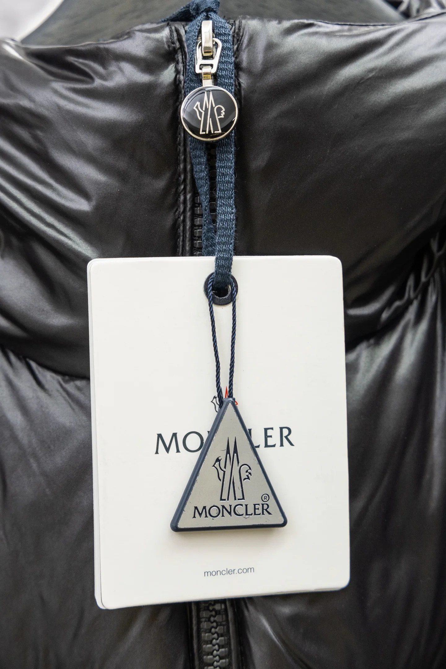 Women's Jackets And Down Jackets MONCLER 18507206