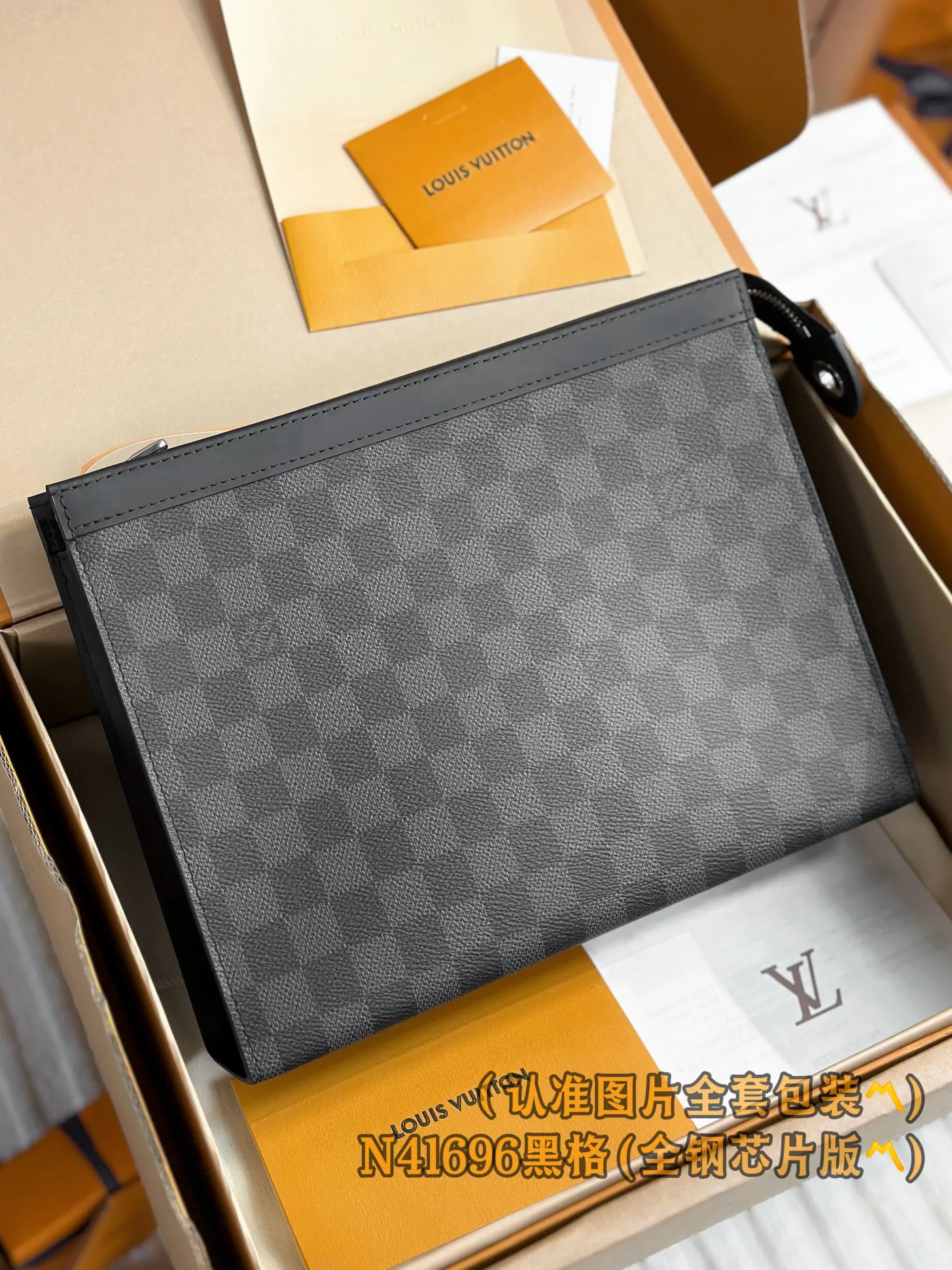 Women's Clutches LOUIS VUITTON 18148141