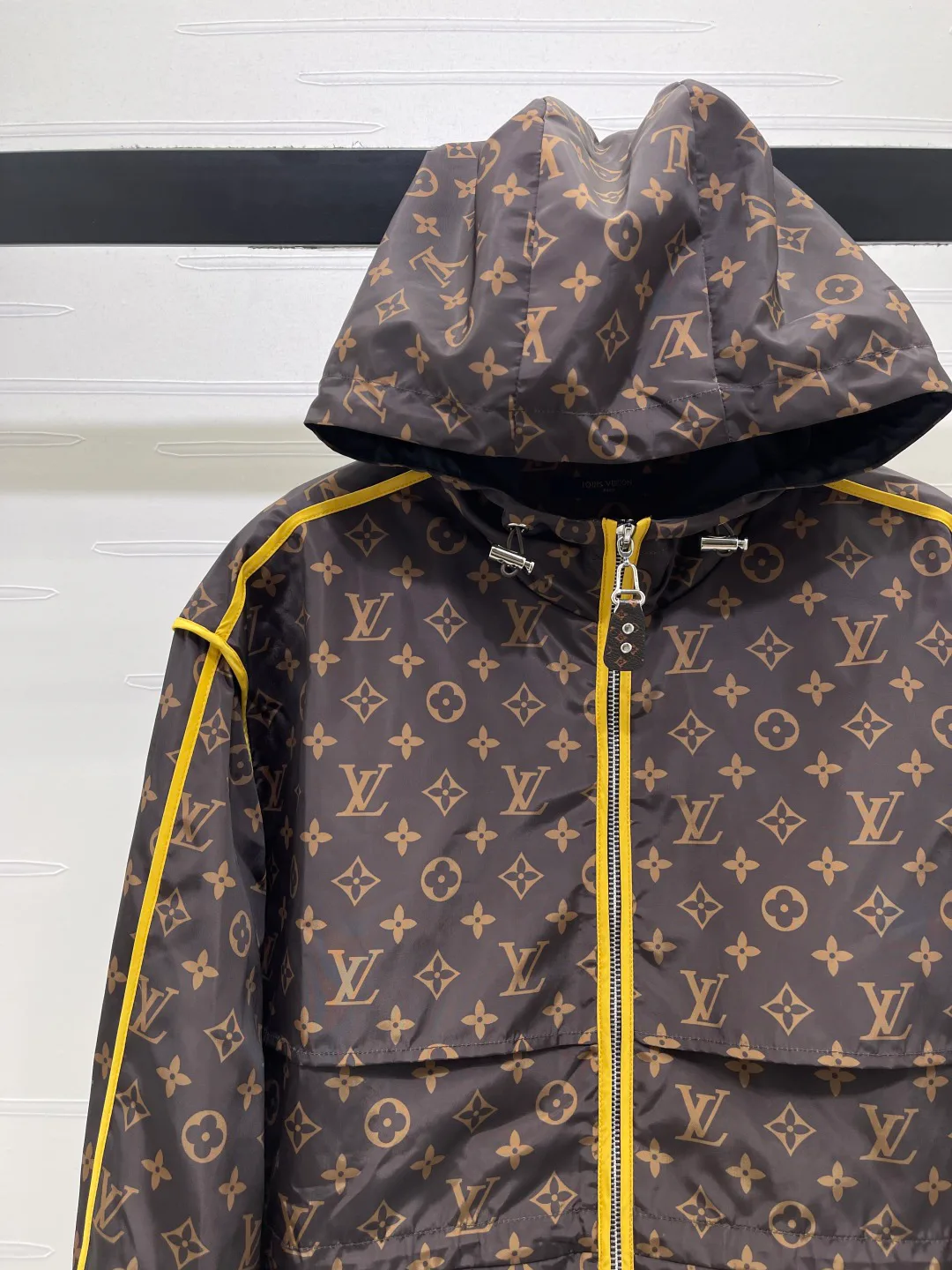 Women's Jackets And Down Jackets LOUIS VUITTON 18038738