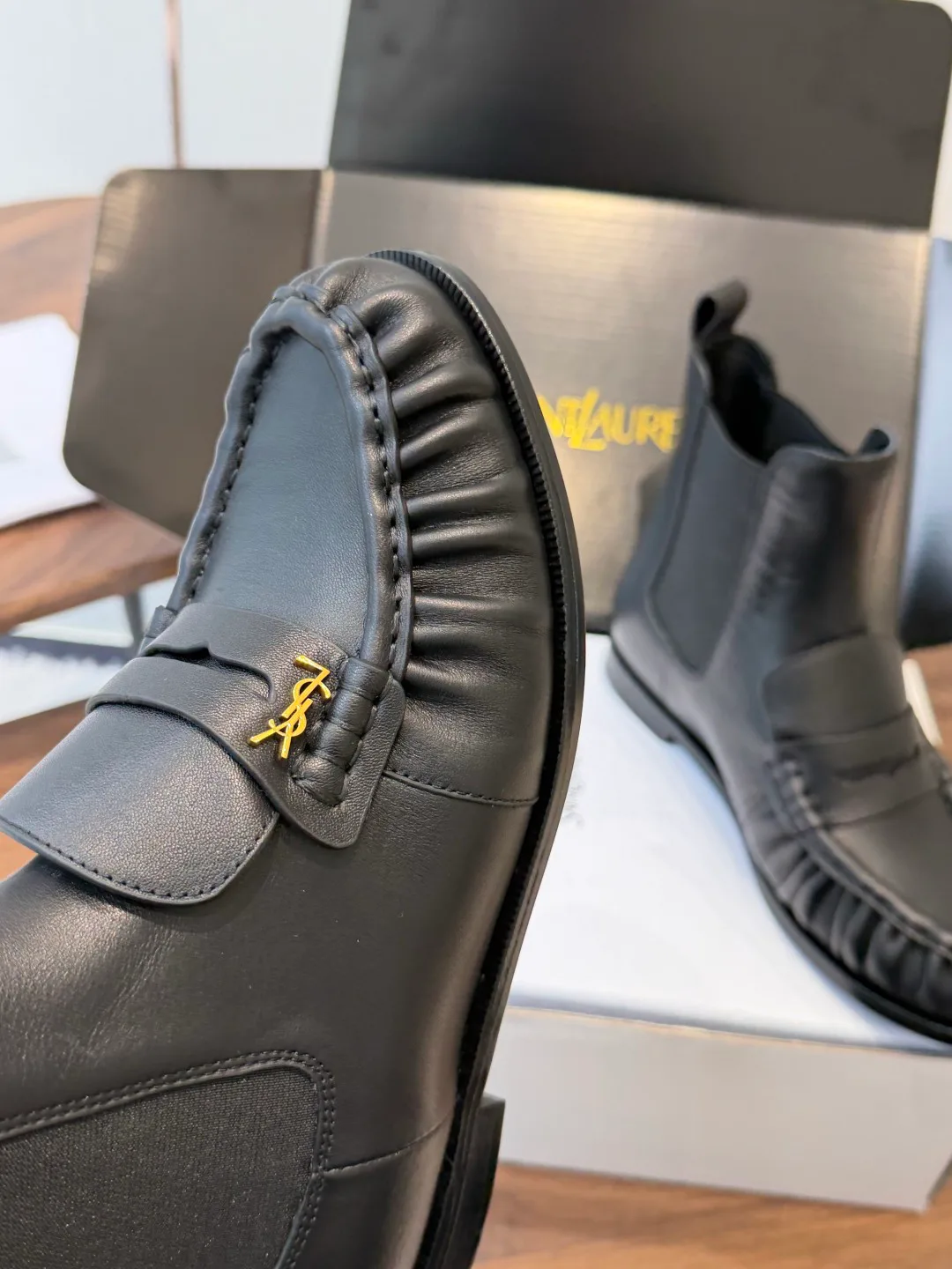 Women's Loafers And Moccasins SAINT LAURENT 18182788
