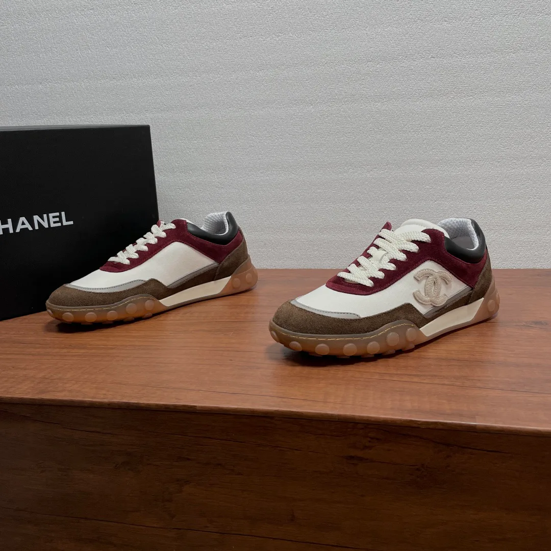 Women's Sneakers CHANEL 18247250