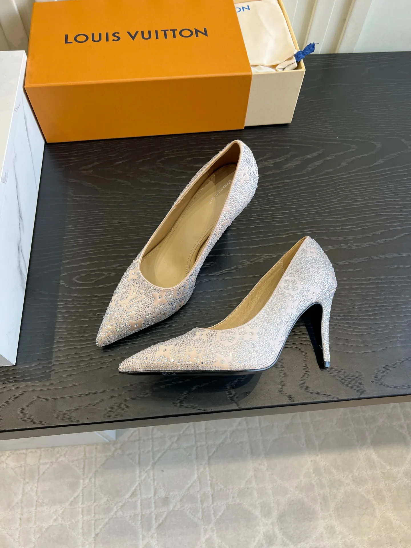 Women's Heels LOUIS VUITTON 18152246