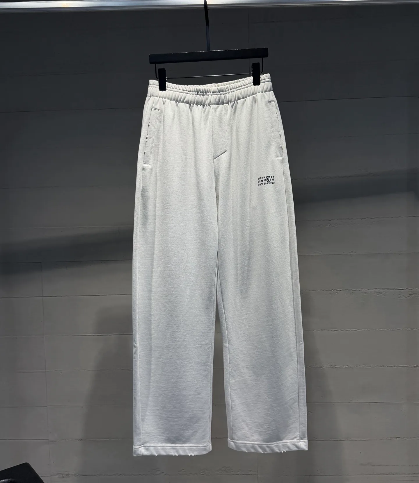 Men's Trousers MAISON MARGIELA 19555608