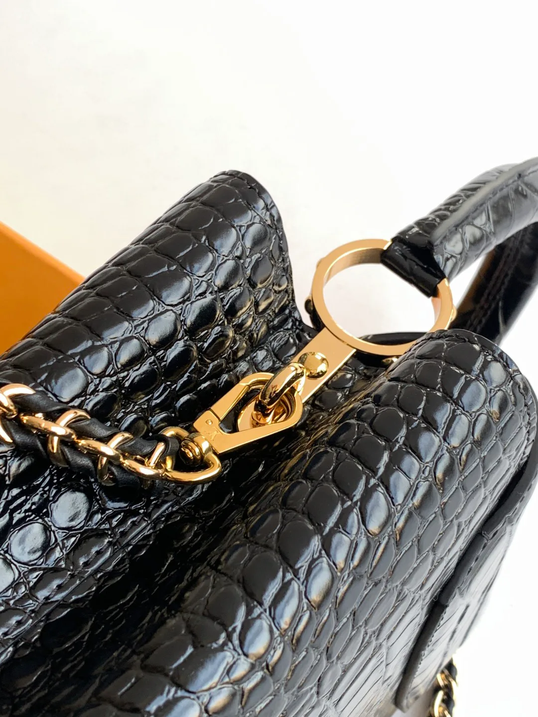 Women's Classic Handbags LOUIS VUITTON 18520933
