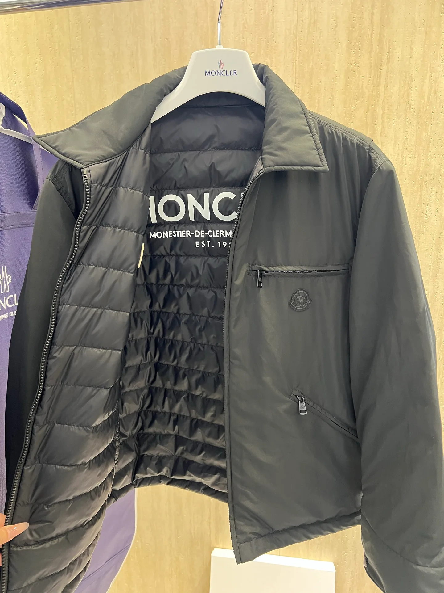 Men's Jackets And Down Jackets MONCLER 18330397