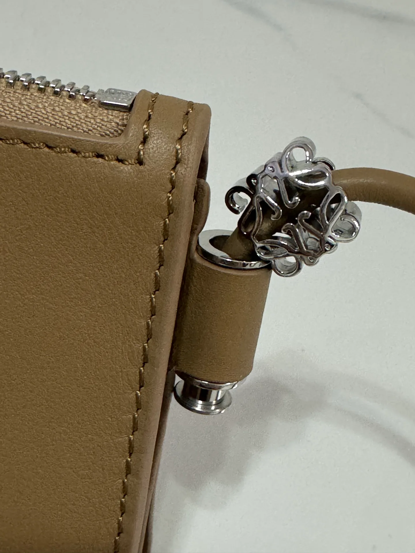 Women's Shoulder Bags LOEWE 17551016