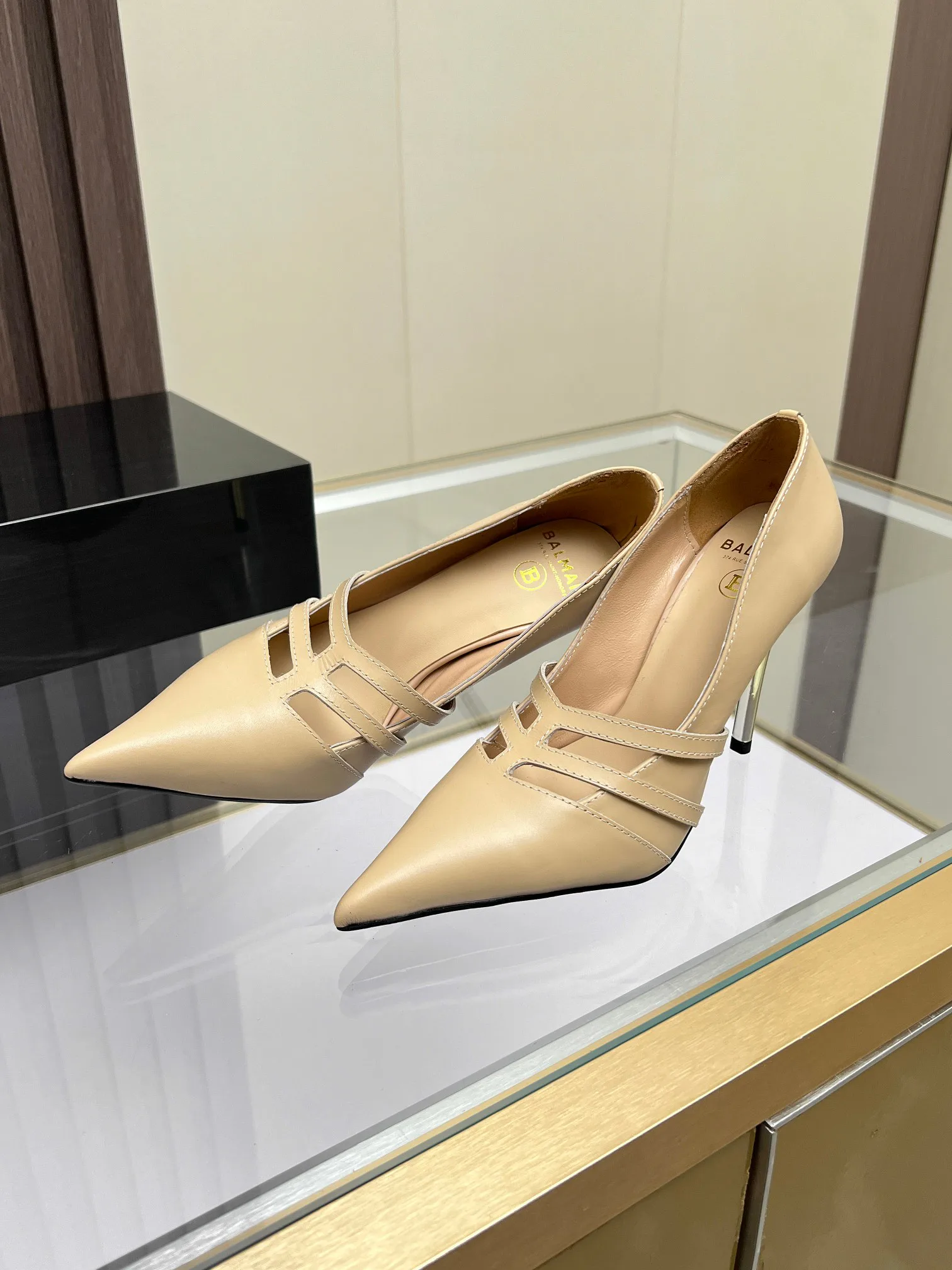 Women's Heels BALMAIN 17911049
