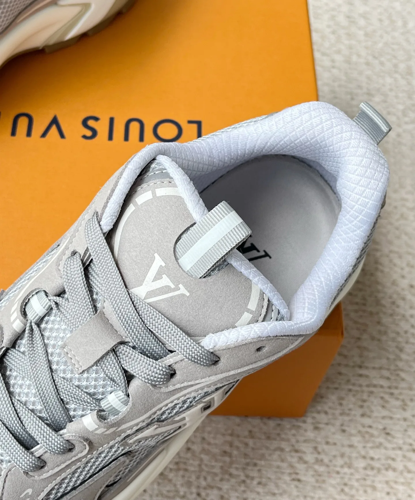 Men's Sneakers LOUIS VUITTON 17972110
