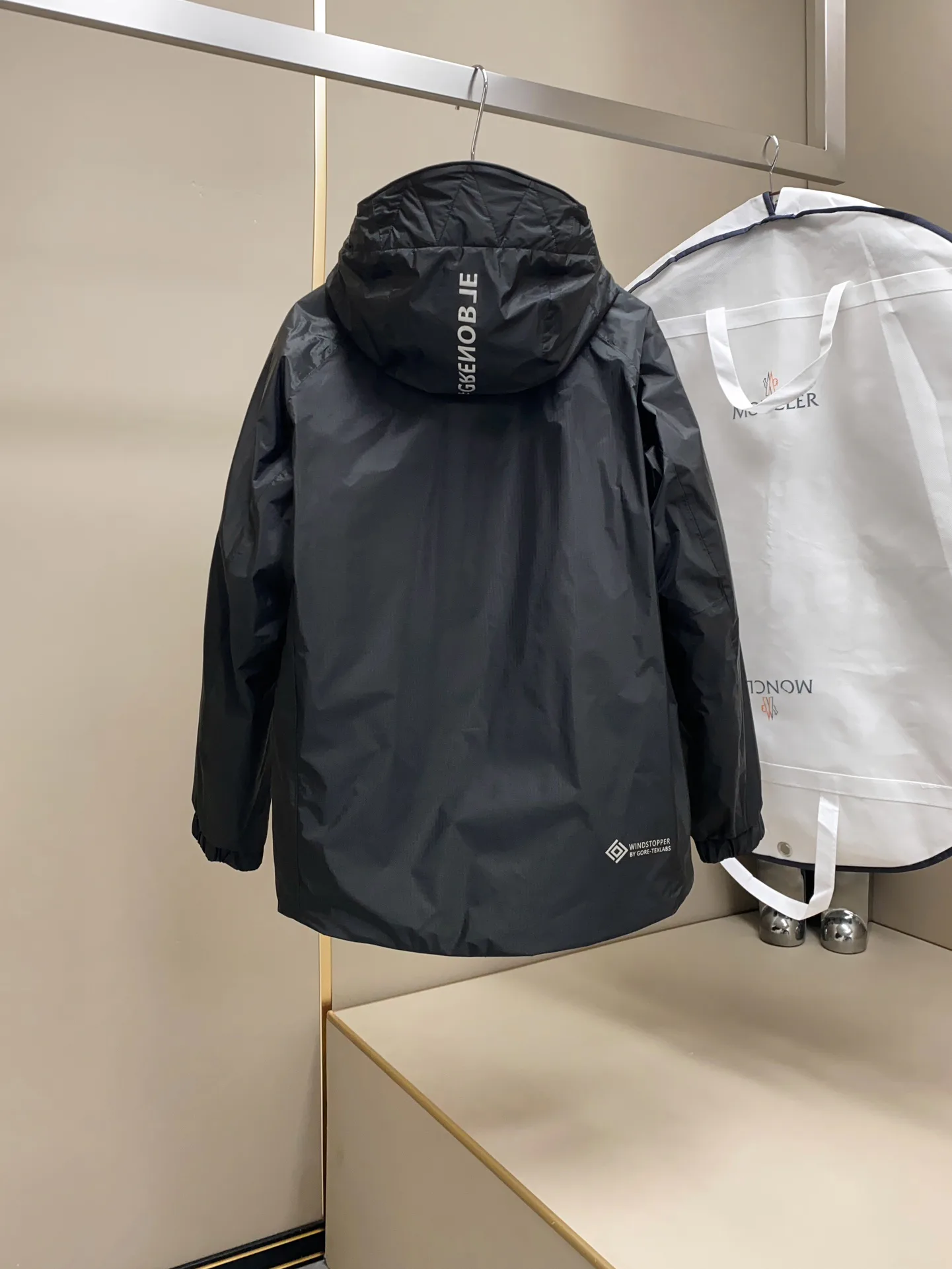 Куртки И Пуховики Мужские Moncler 18596747