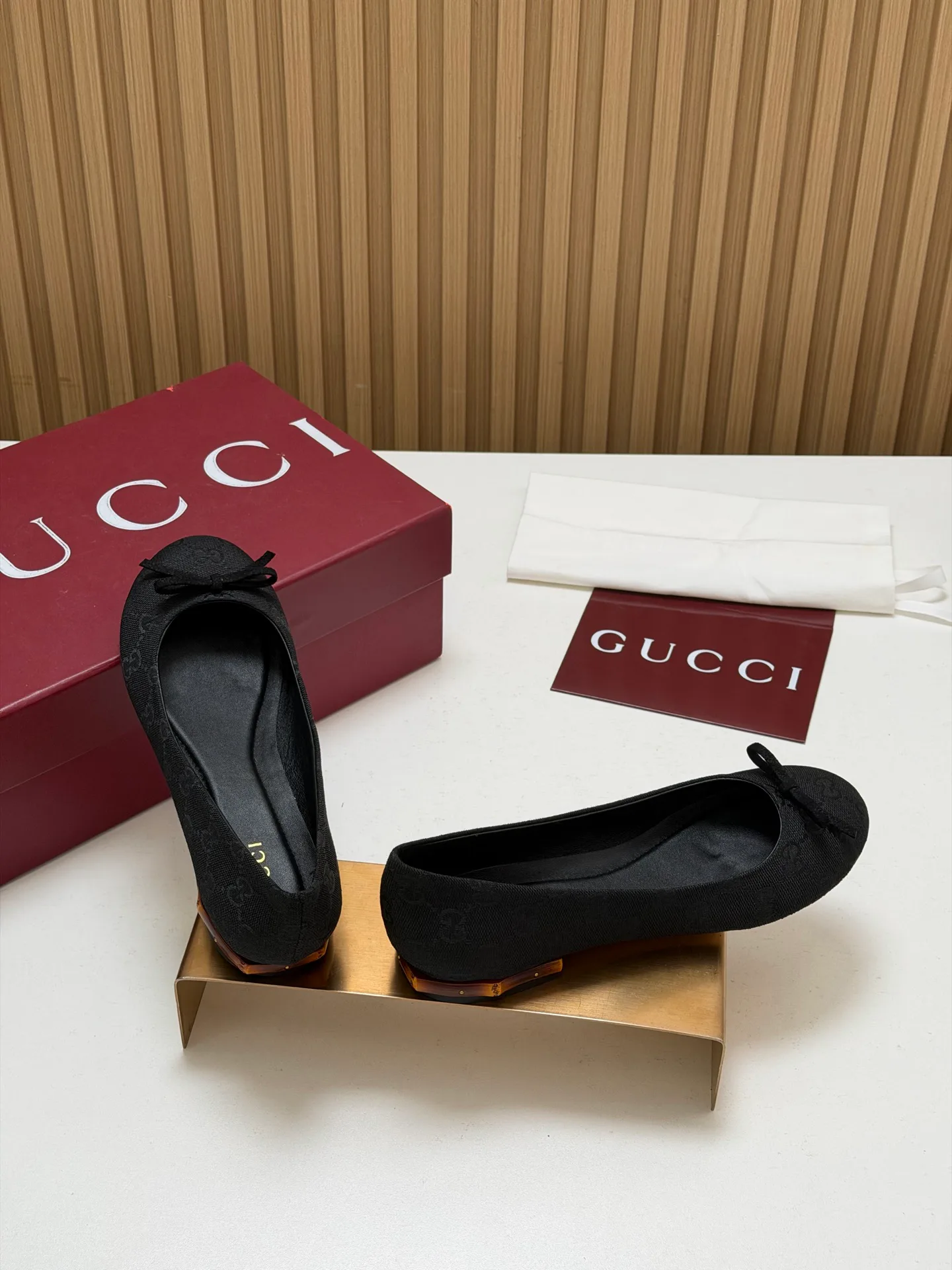 Women's Ballet Flats GUCCI 18396253