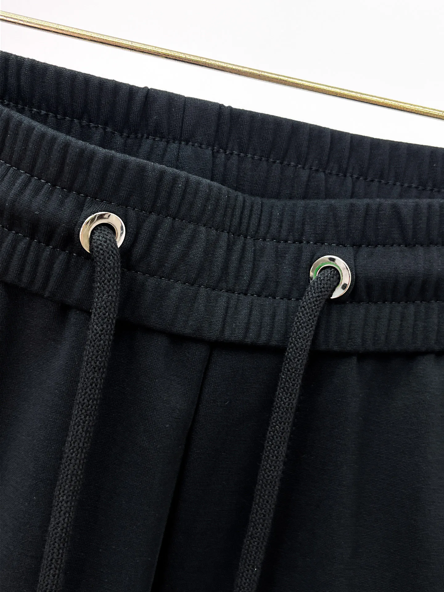Men's Trousers BURBERRY 18399296