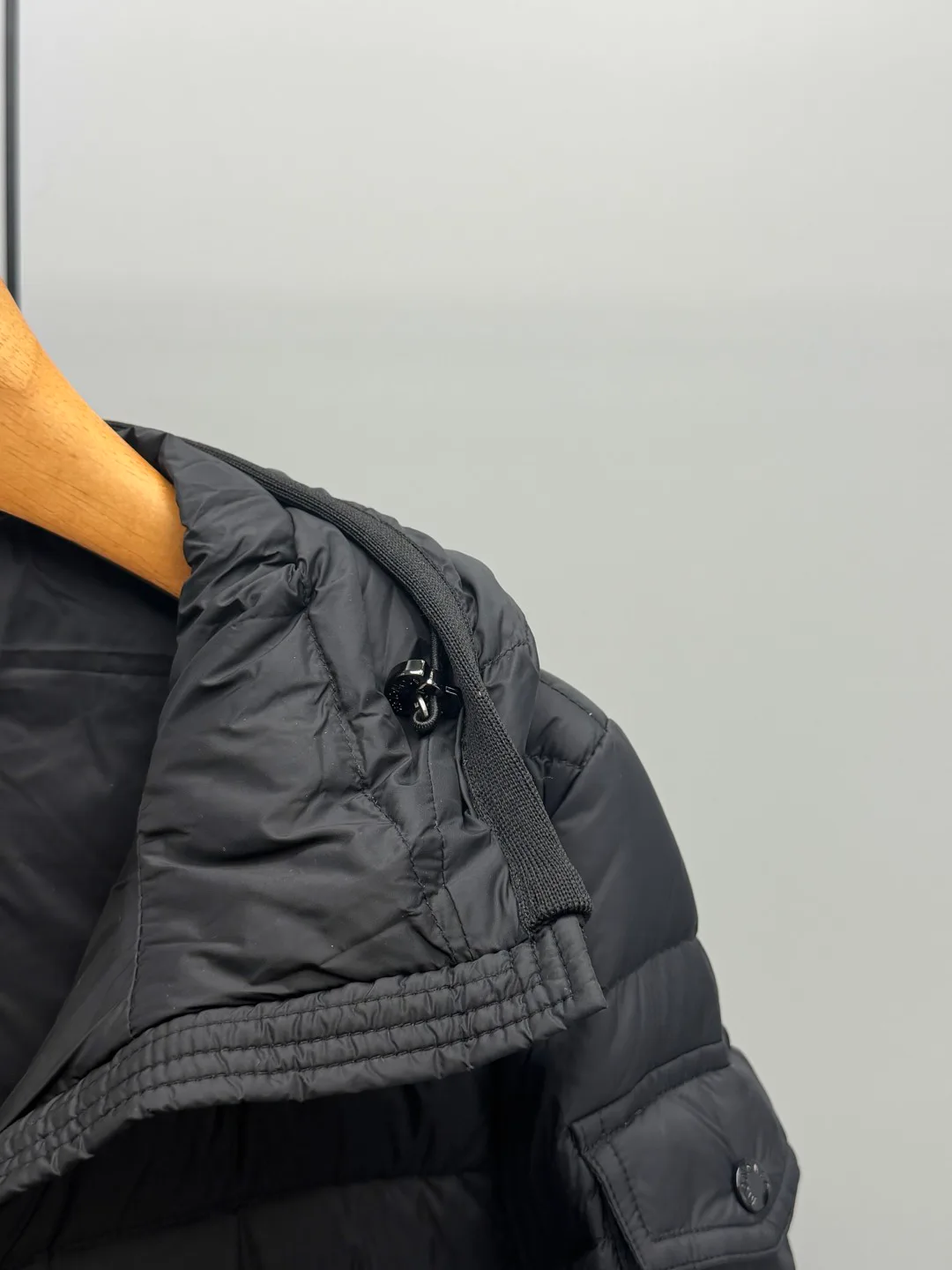 Women's Jackets And Down Jackets MONCLER 18134413