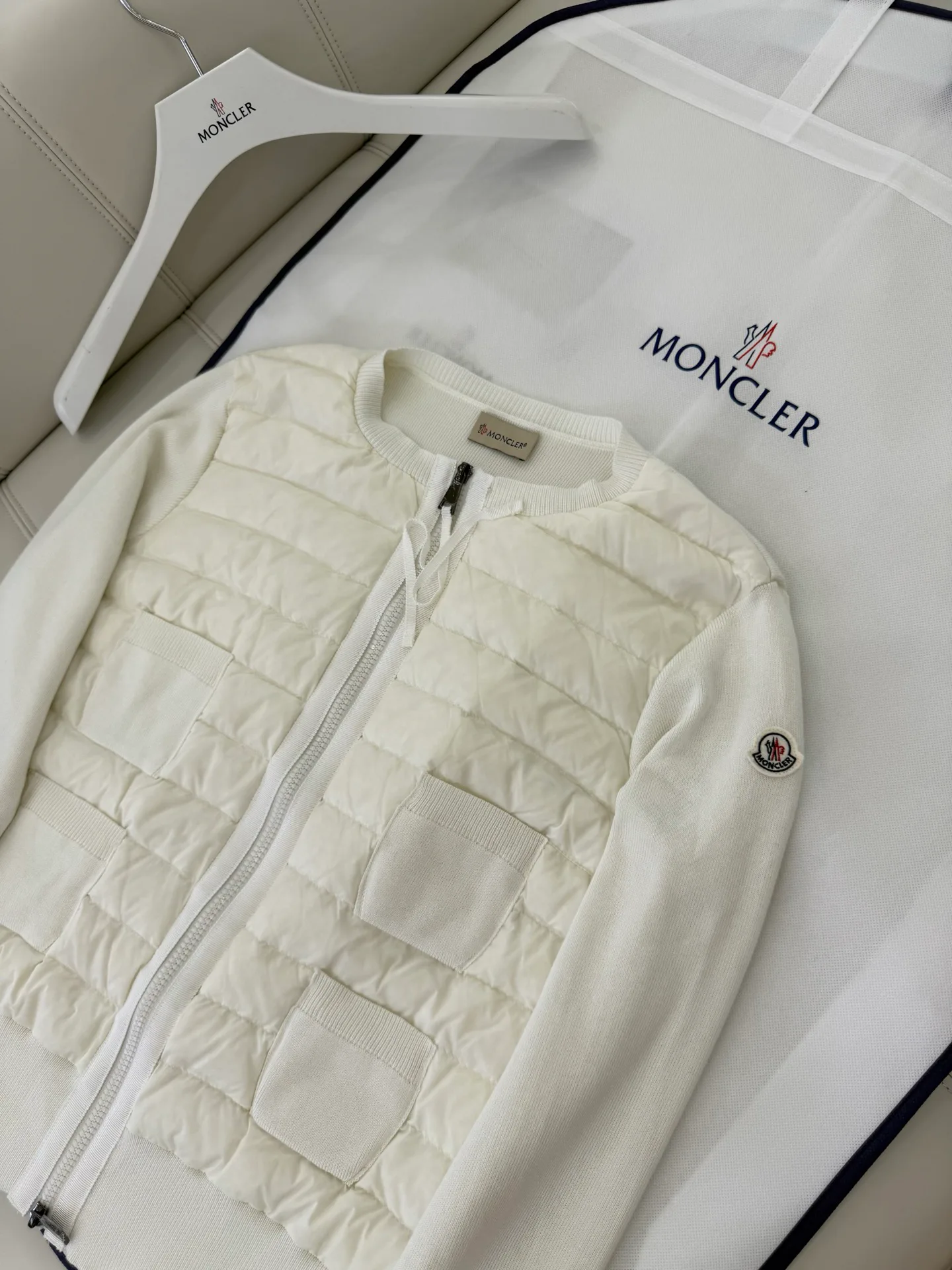 Women's Jackets And Down Jackets MONCLER 17122201
