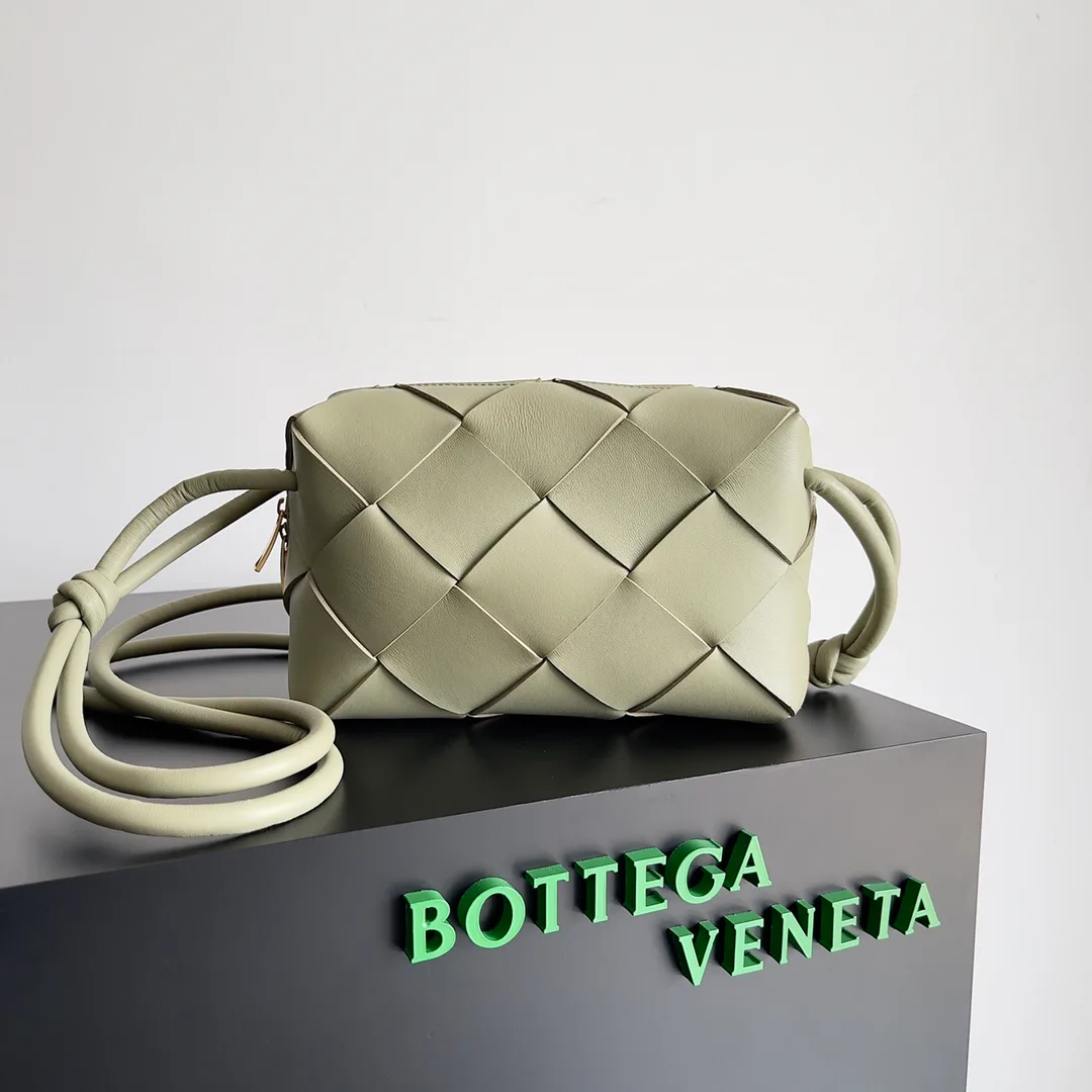 Women's Classic Handbags BOTTEGA VENETA 17434822