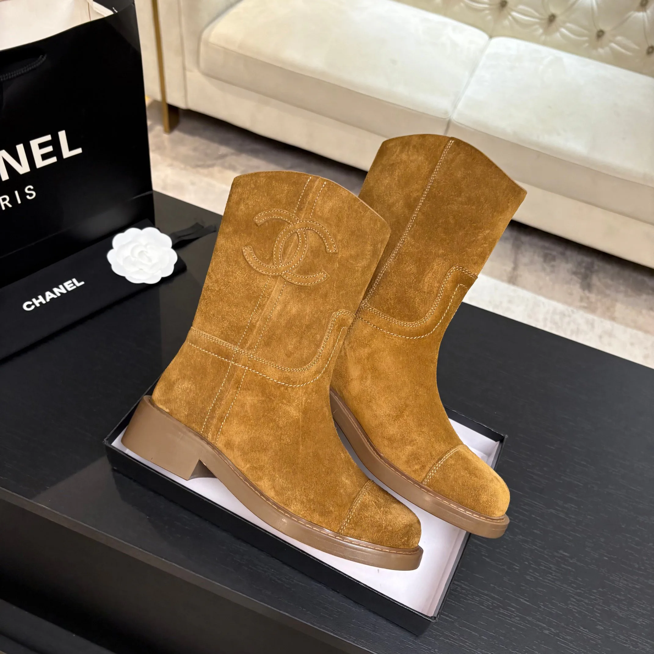 Women's Boots CHANEL 18062790