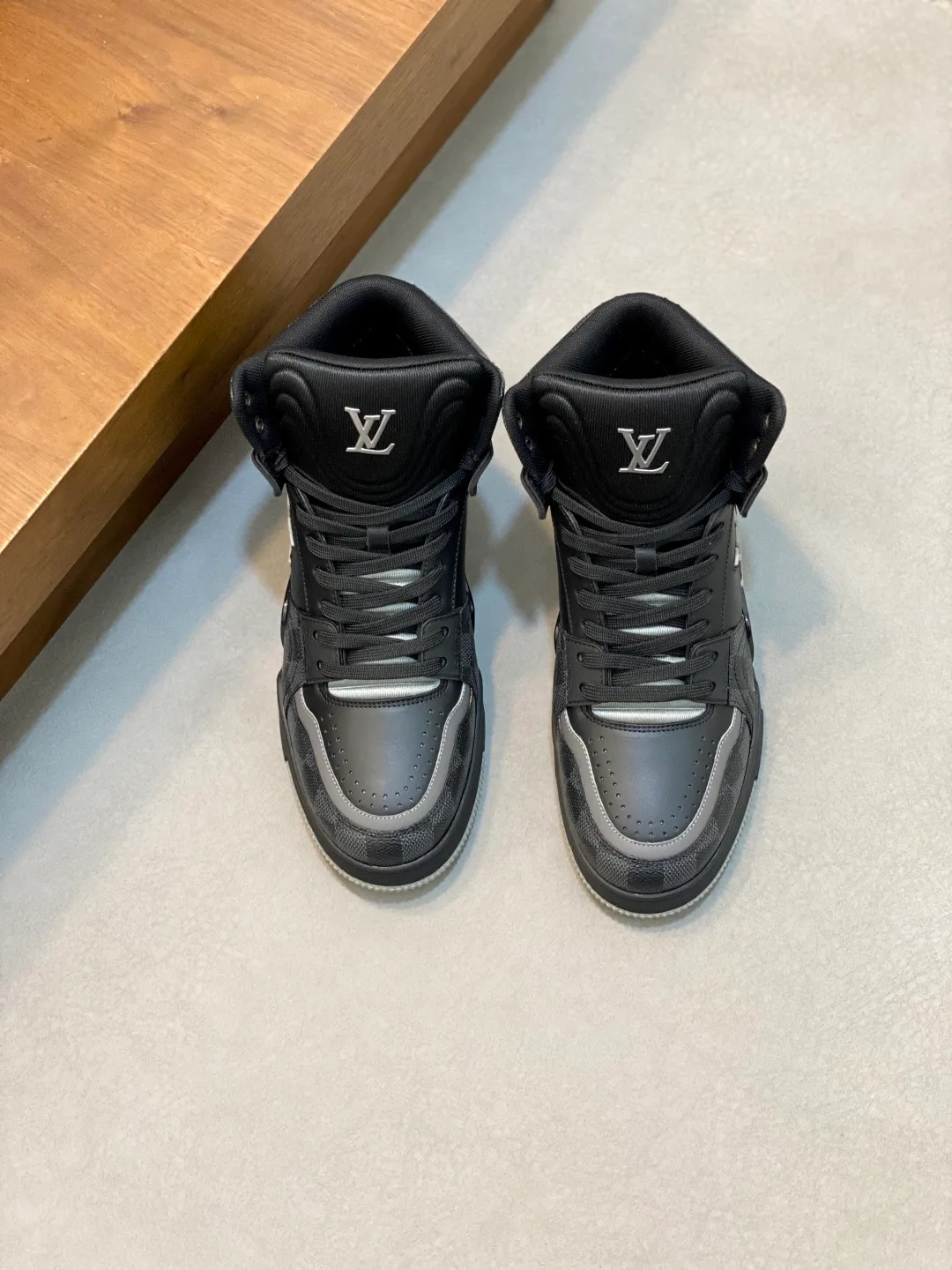 Men's Sneakers LOUIS VUITTON 17862447