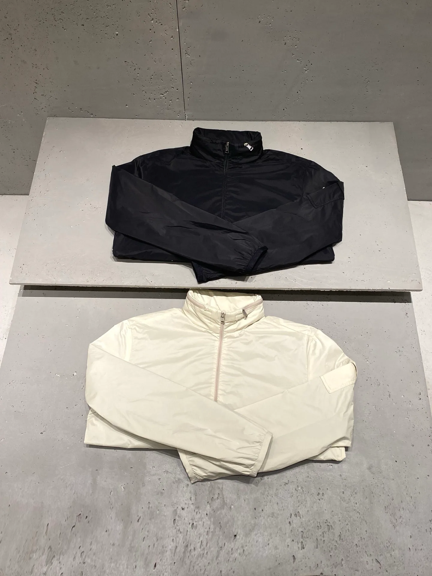 Men's Jackets And Down Jackets MONCLER 17333662