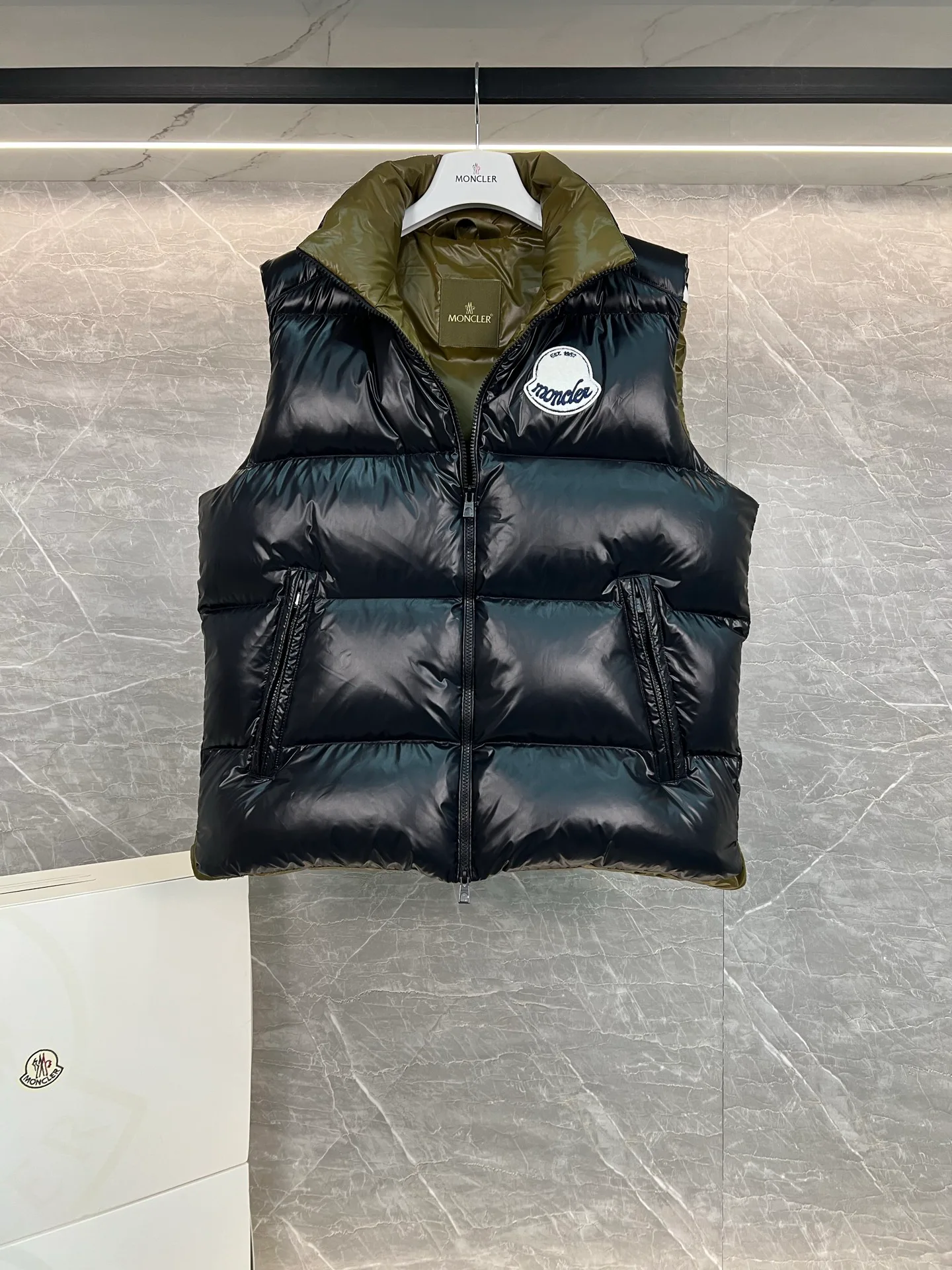 Жилеты Мужские Moncler 18599853