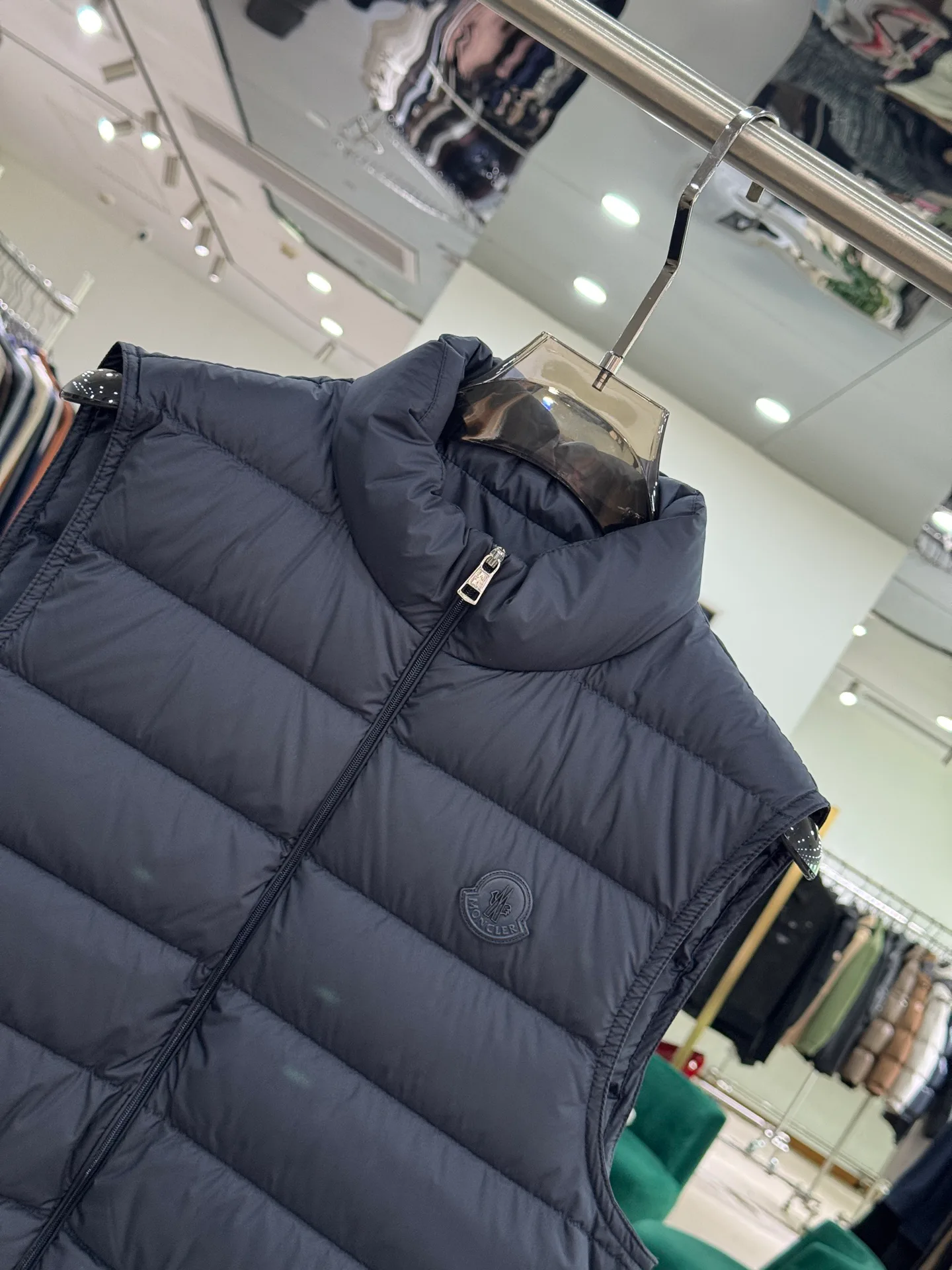 Men's Vests MONCLER 18084243