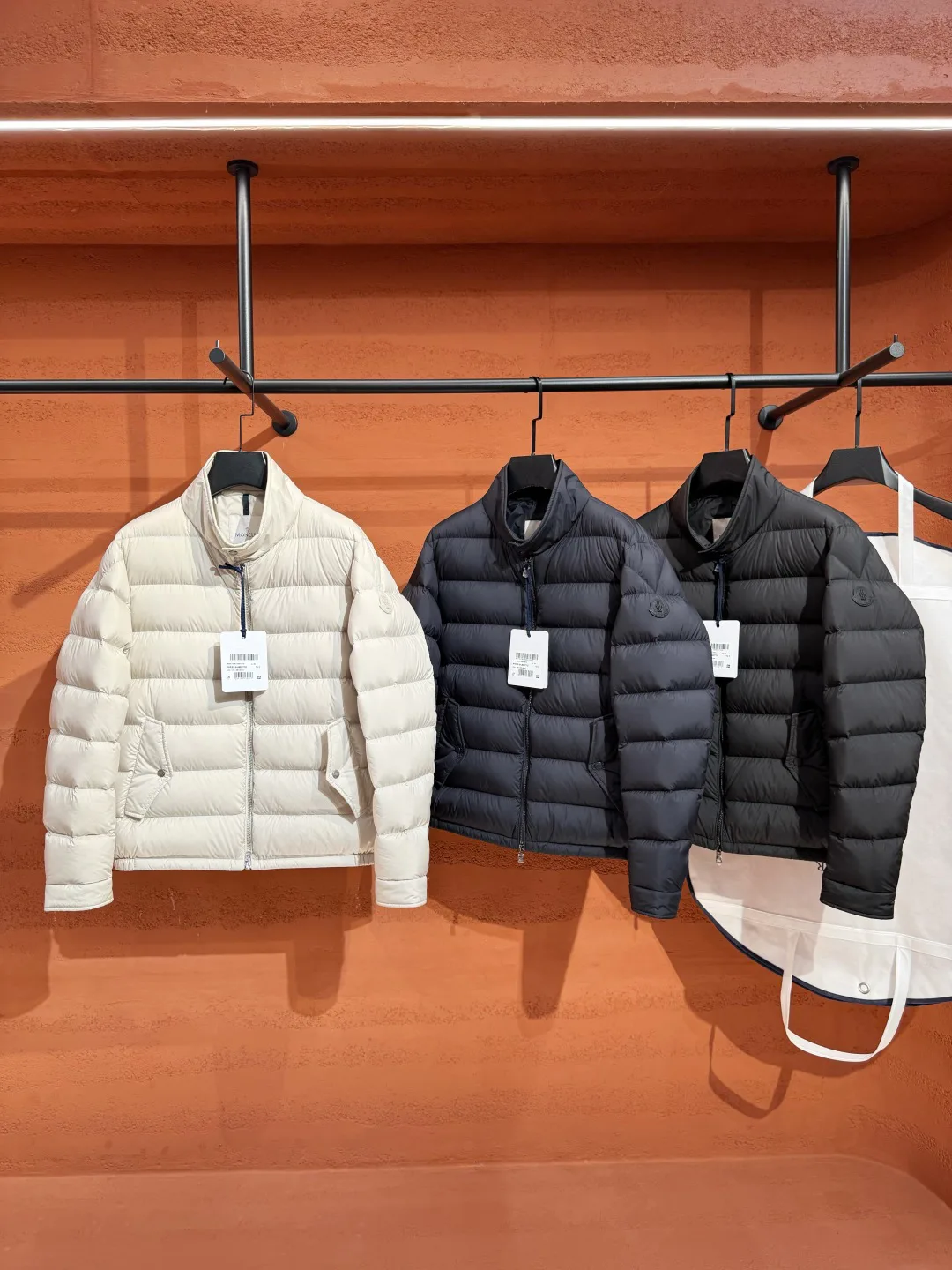 Men's Jackets And Down Jackets MONCLER 18048397