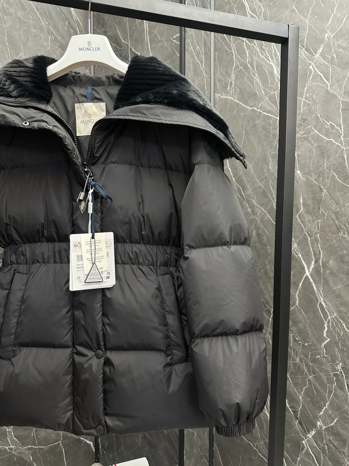 Куртки И Пуховики Женские Moncler 18606715