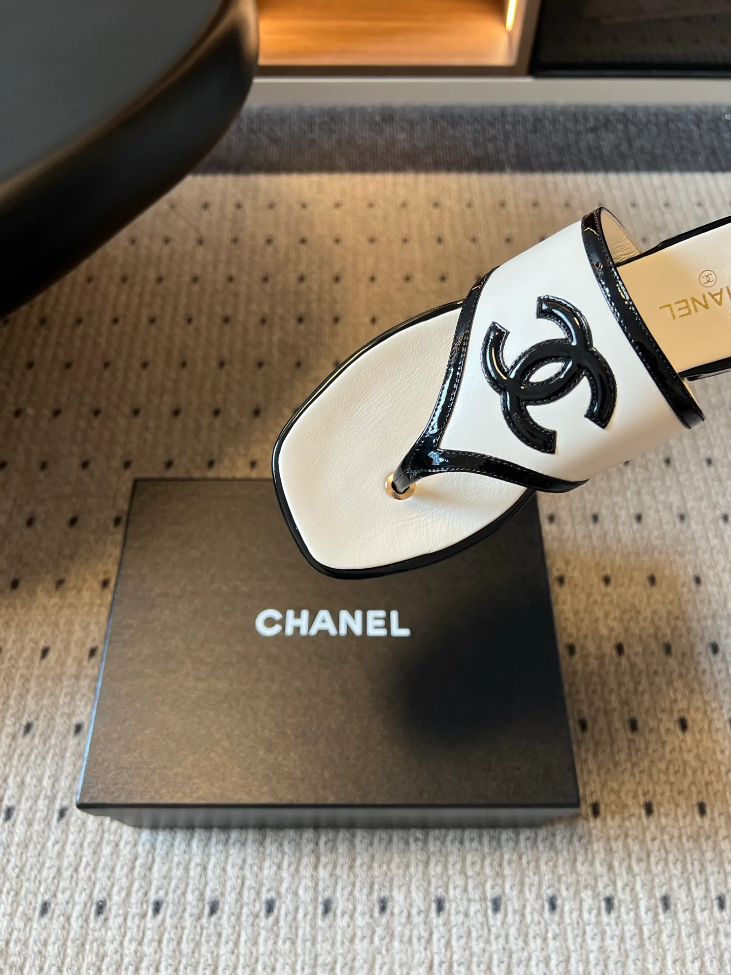 Women's Flip-Flops CHANEL 17844579