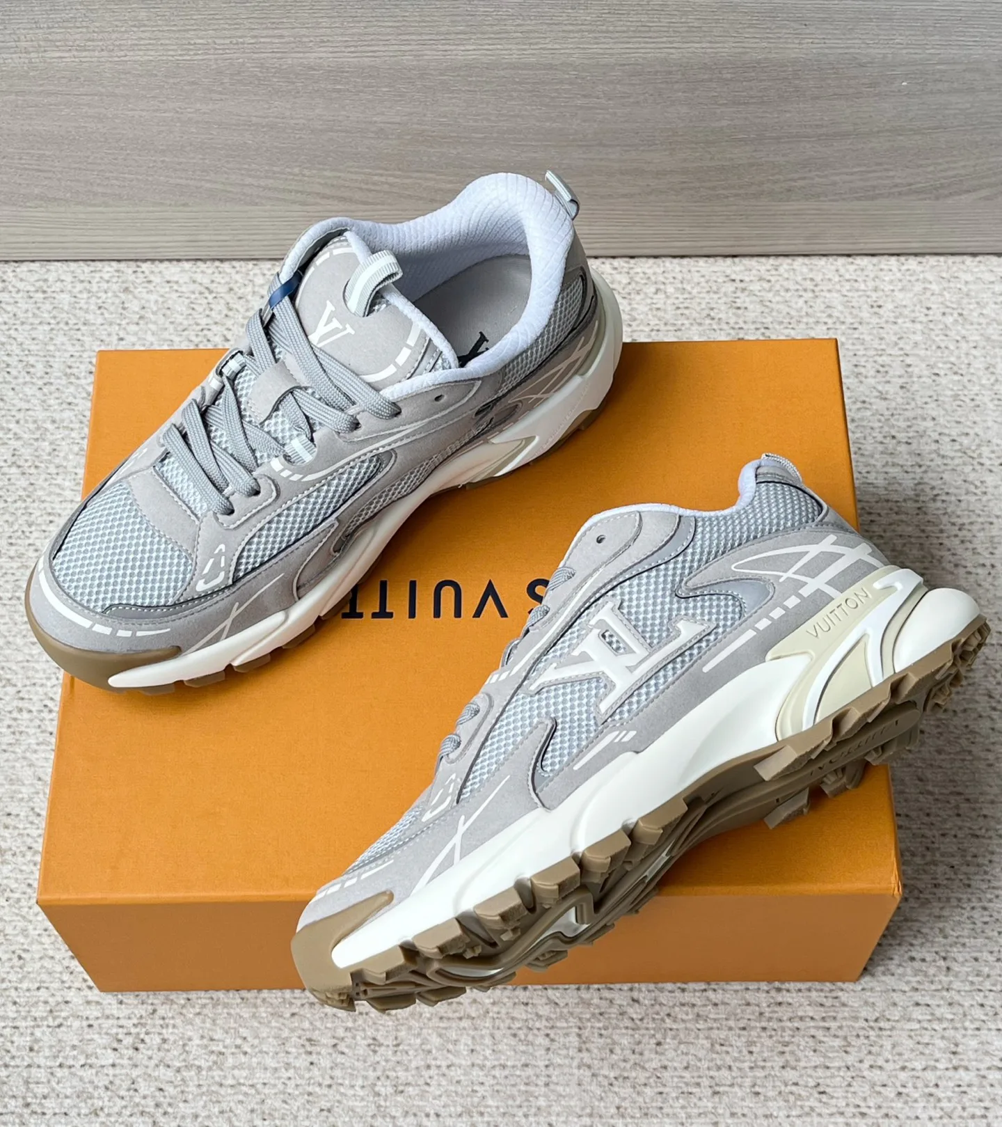 Men's Sneakers LOUIS VUITTON 17972110
