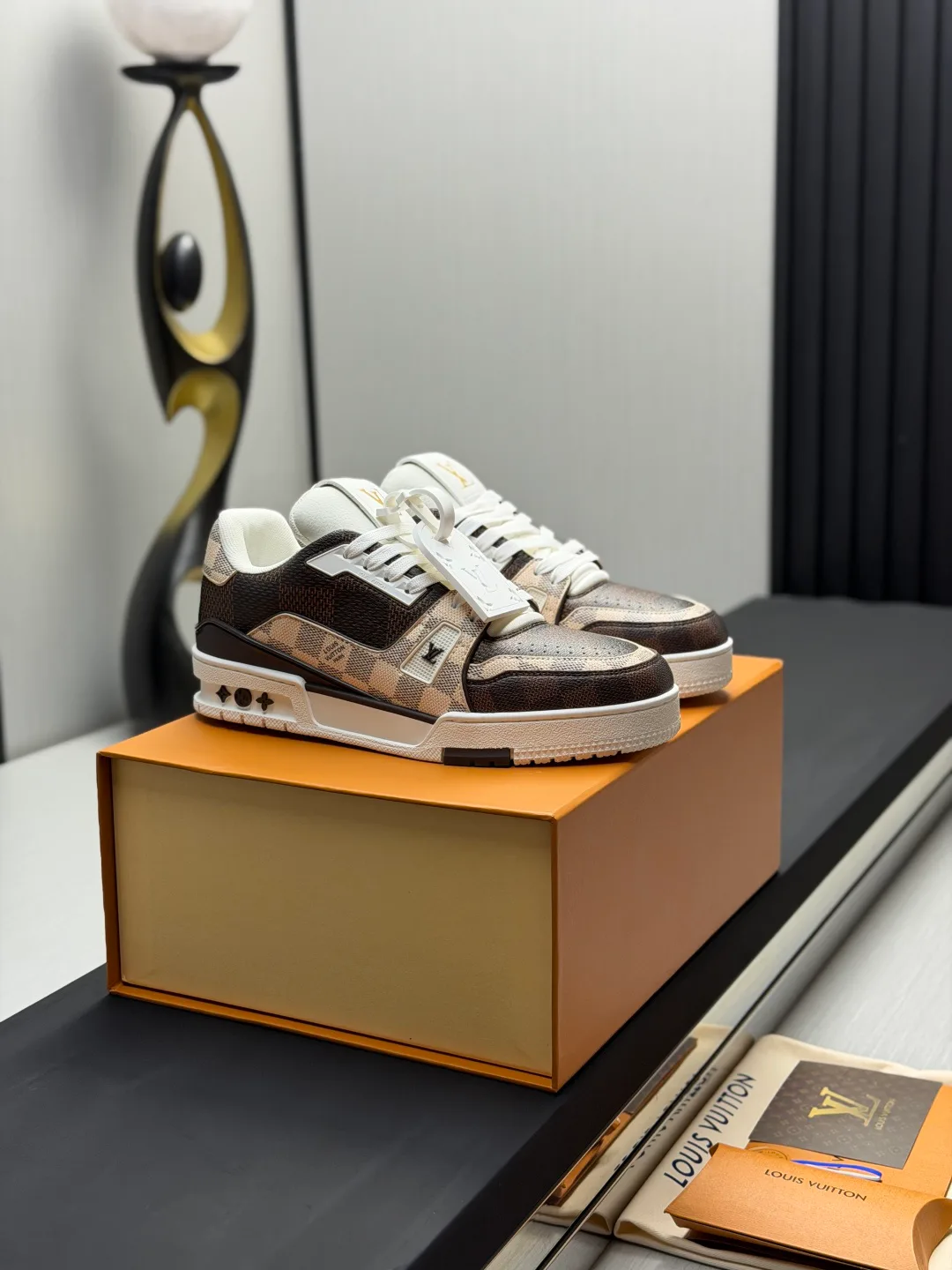 Women's Sneakers LOUIS VUITTON 17865113
