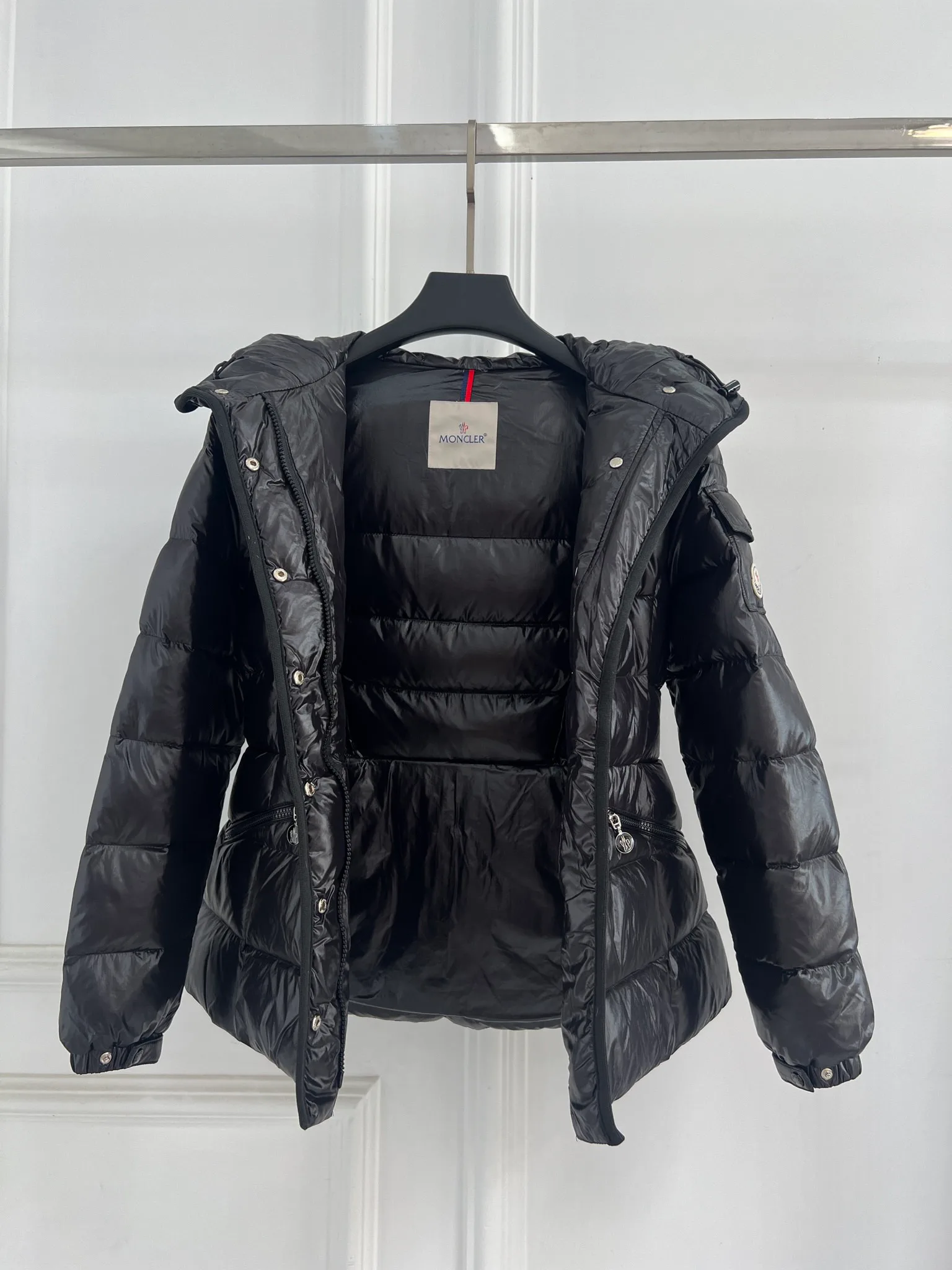 Women's Jackets And Down Jackets MONCLER 18416197