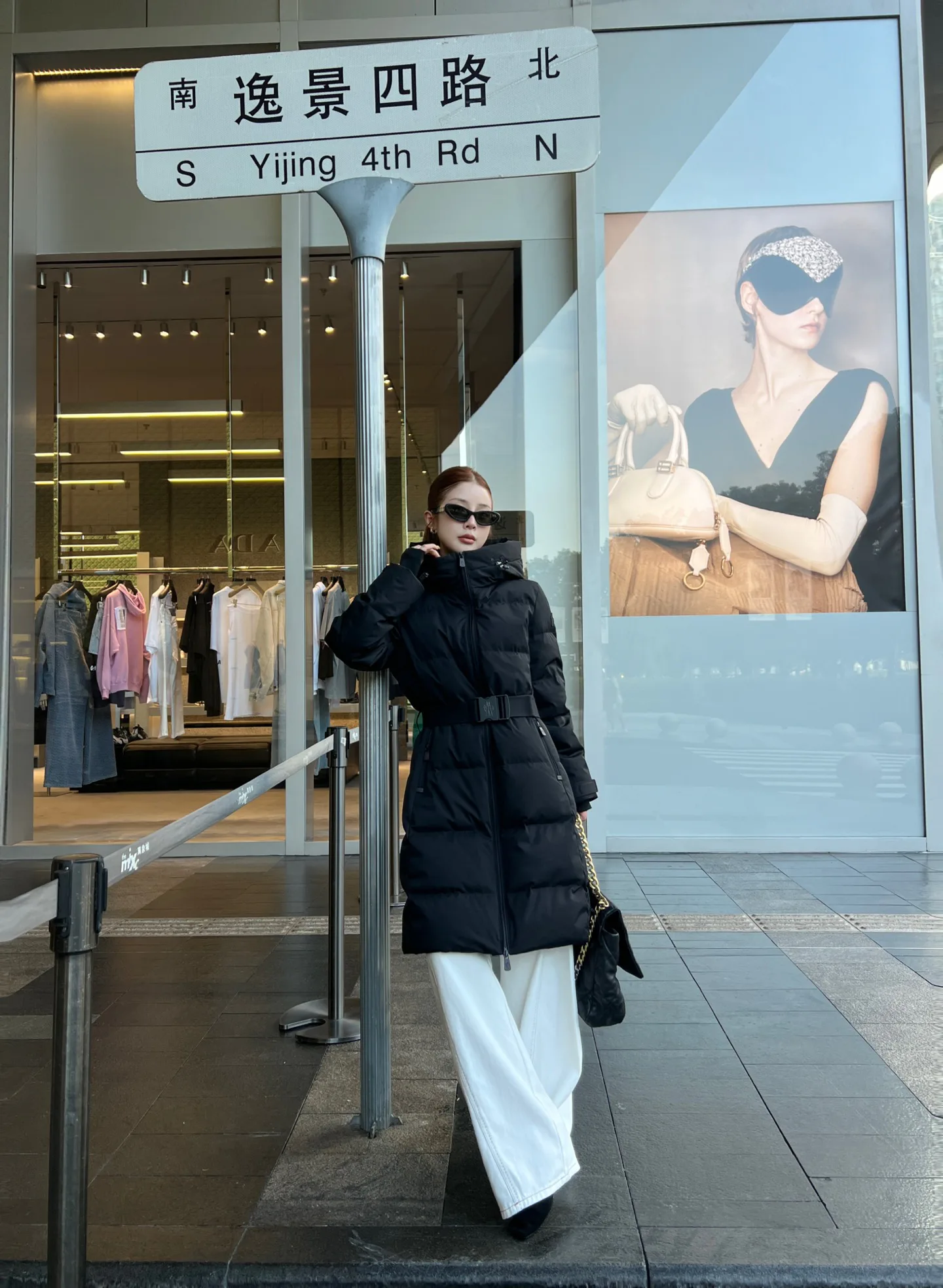 Women's Jackets And Down Jackets MONCLER 18402390