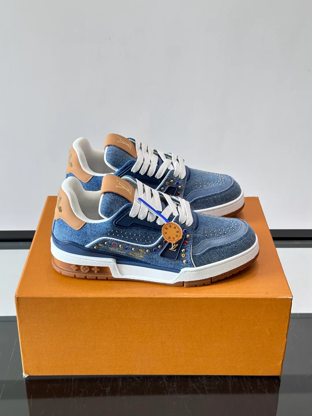 Women's Sneakers LOUIS VUITTON 17638790