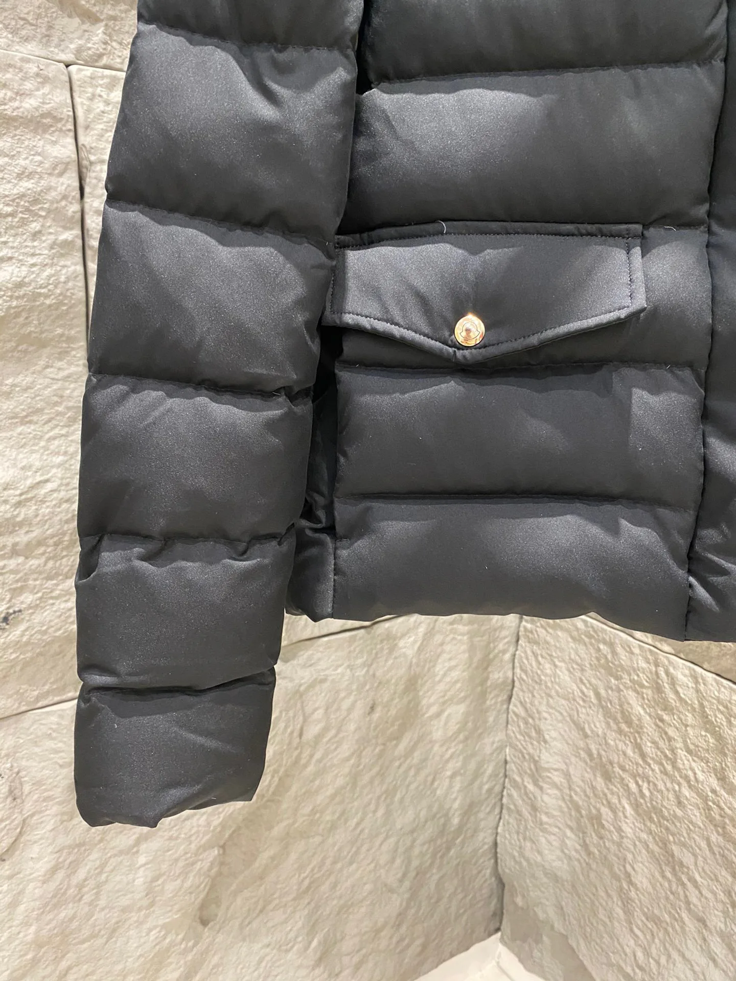 Women's Jackets And Down Jackets MONCLER 18326251