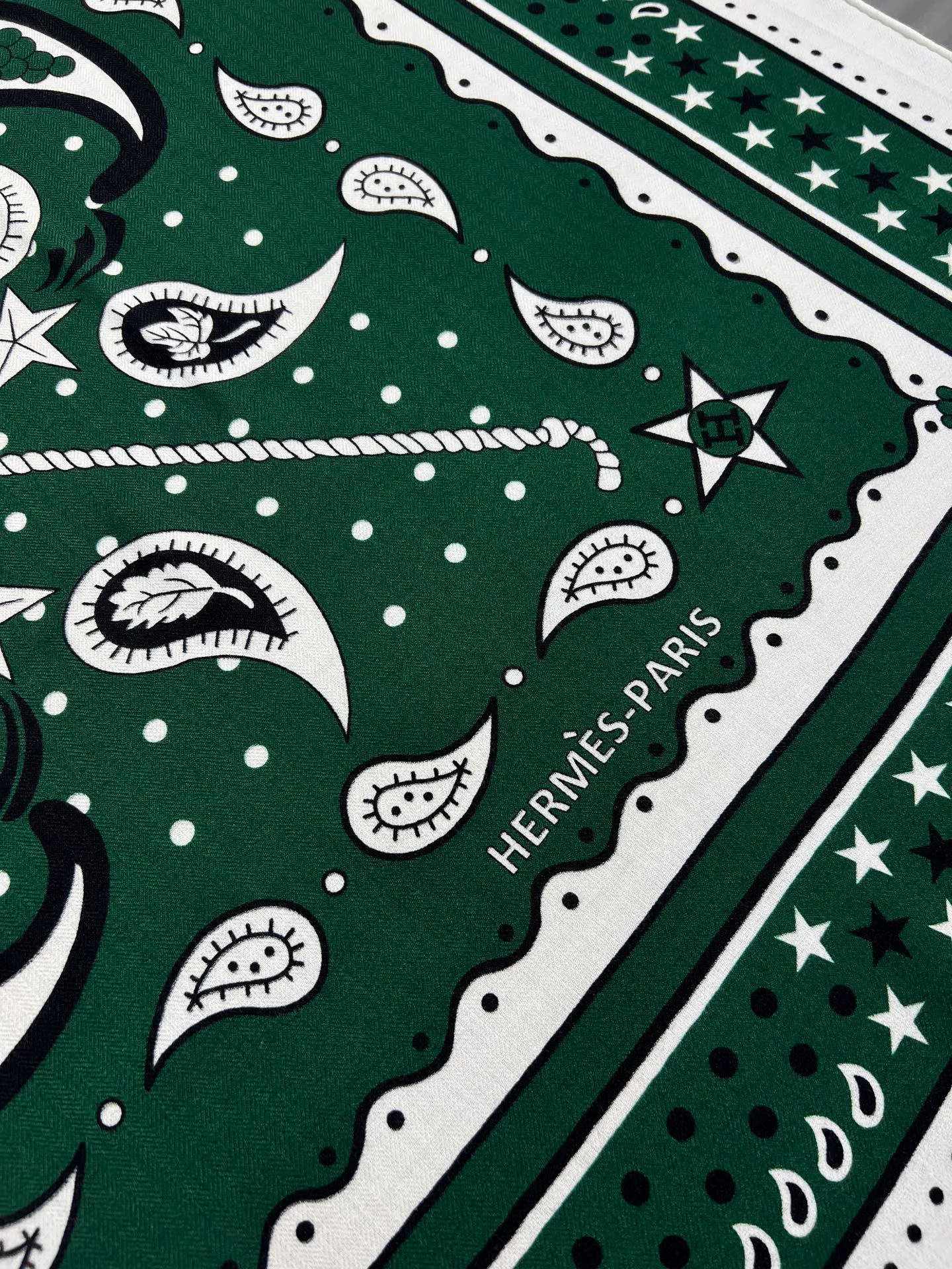 Scarves HERMES 17916800