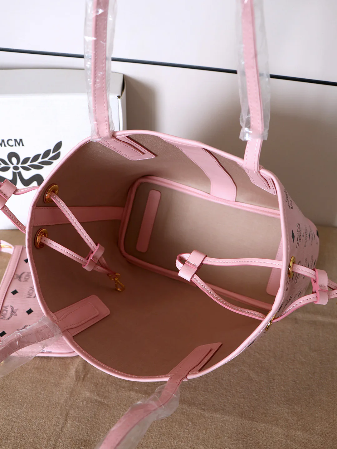 Women's Classic Handbags MCM 18223303