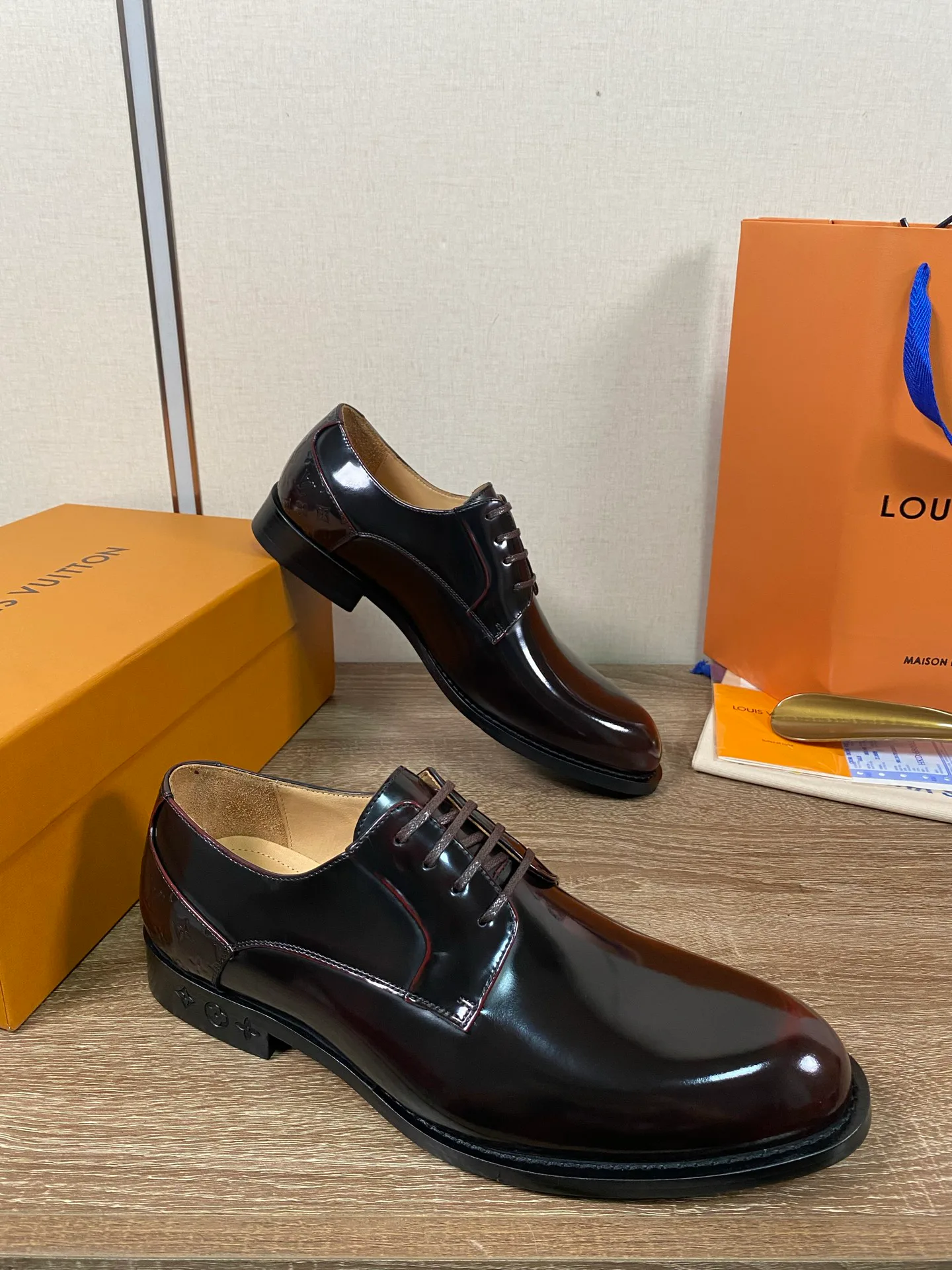 Men's Loafers And Dress Shoes LOUIS VUITTON 18078672