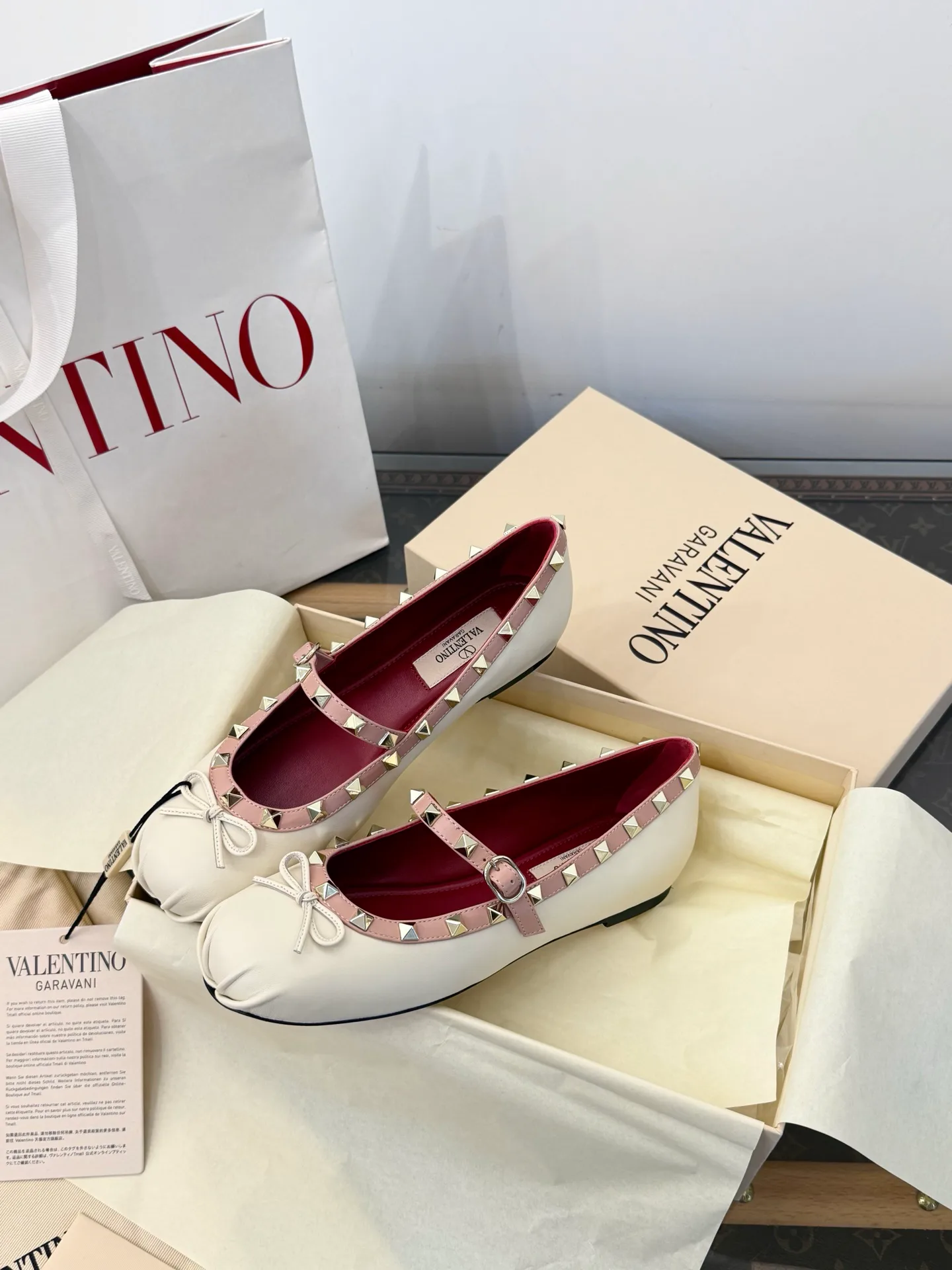 Women's Ballet Flats VALENTINO 18133435