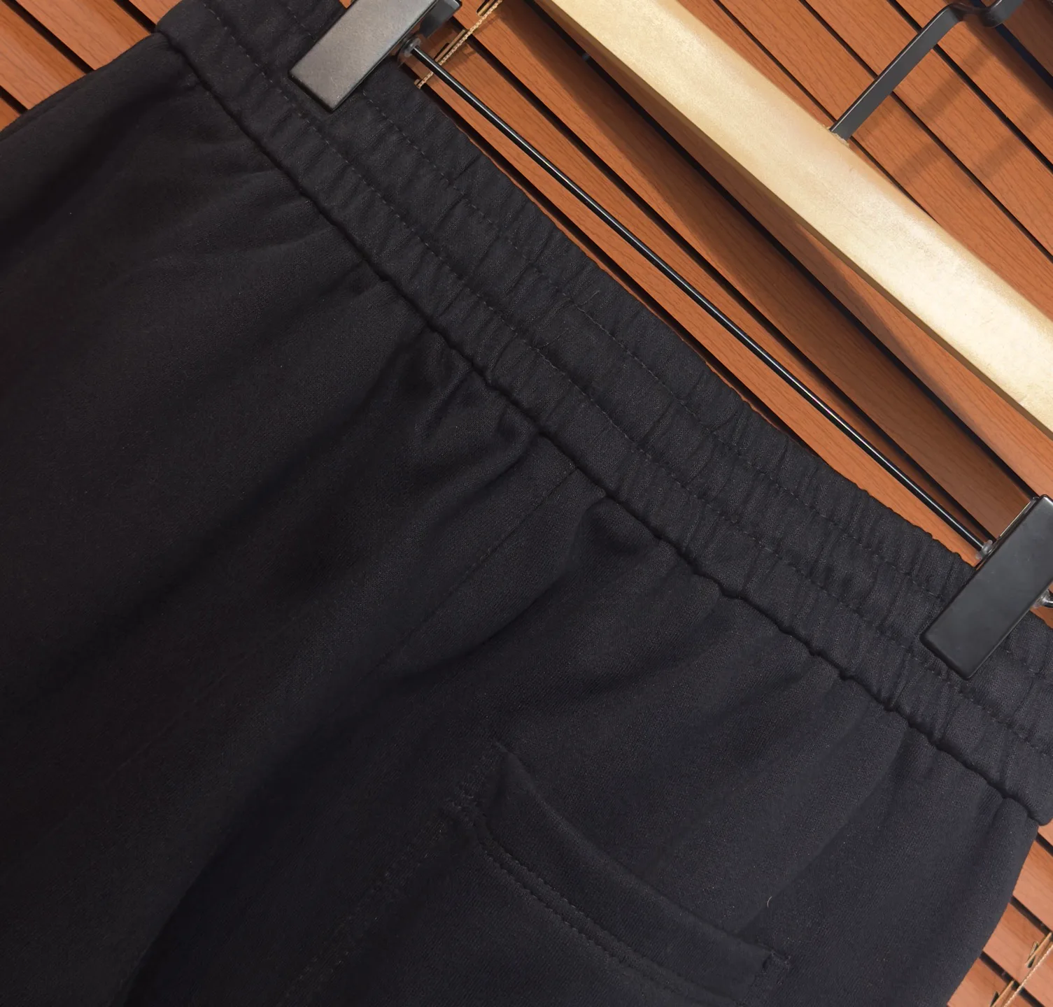 Men's Trousers MONCLER 18098312