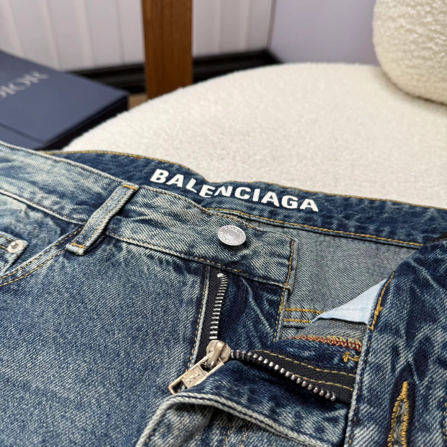 Men's Jeans BALENCIAGA 18029722