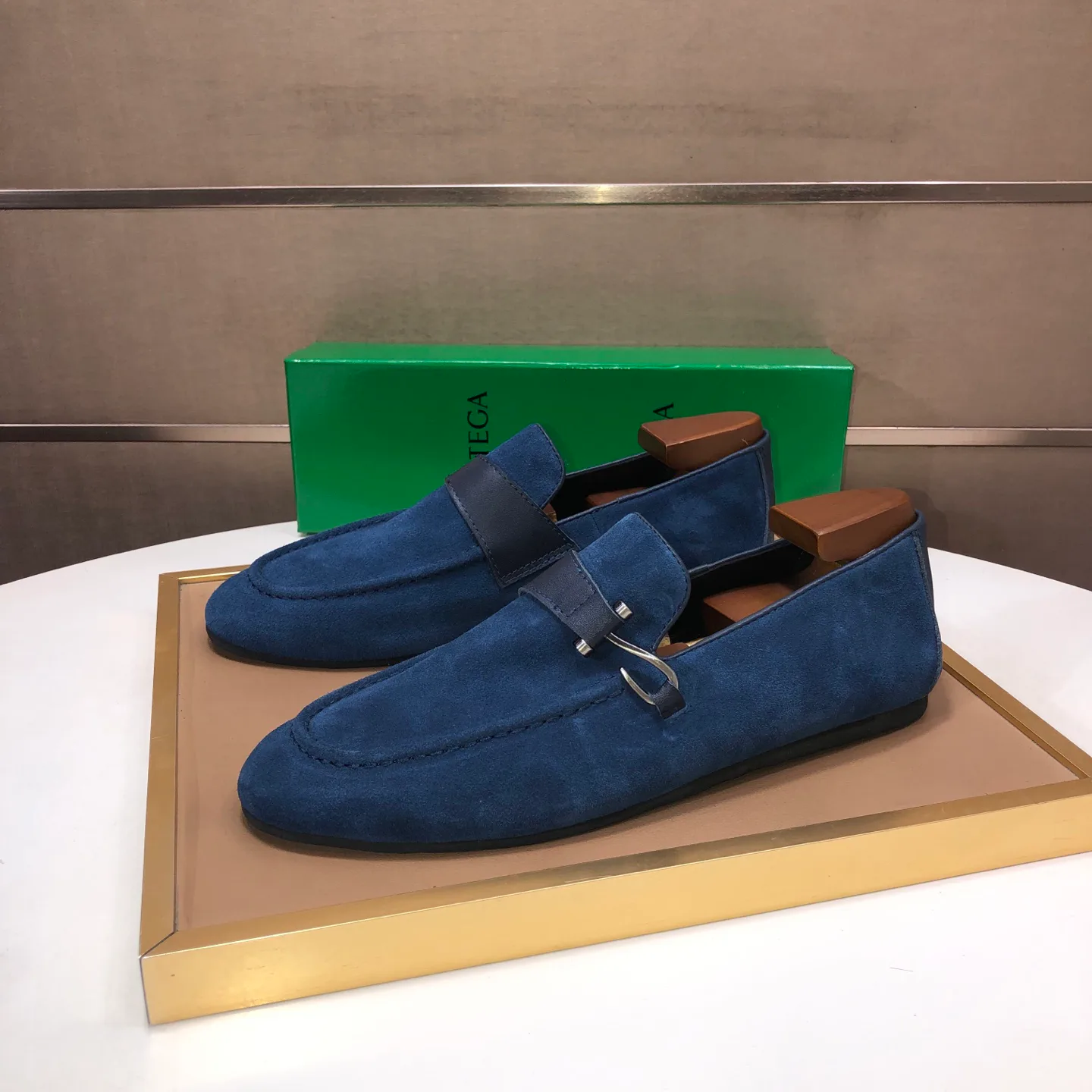 Men's Loafers And Dress Shoes BOTTEGA VENETA 18262221