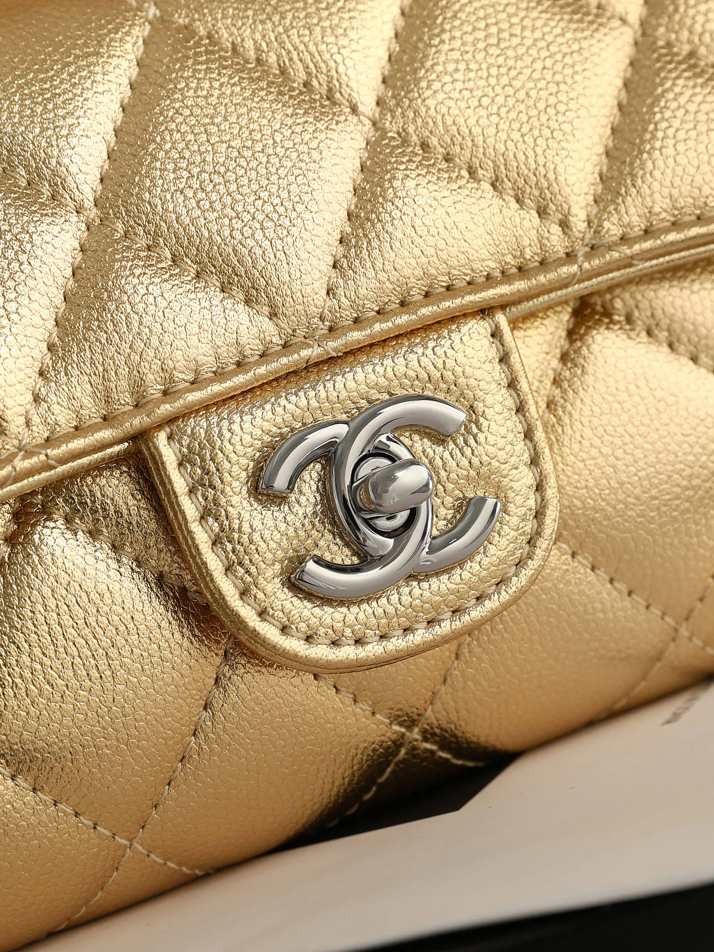 Women's Classic Handbags CHANEL 18000334