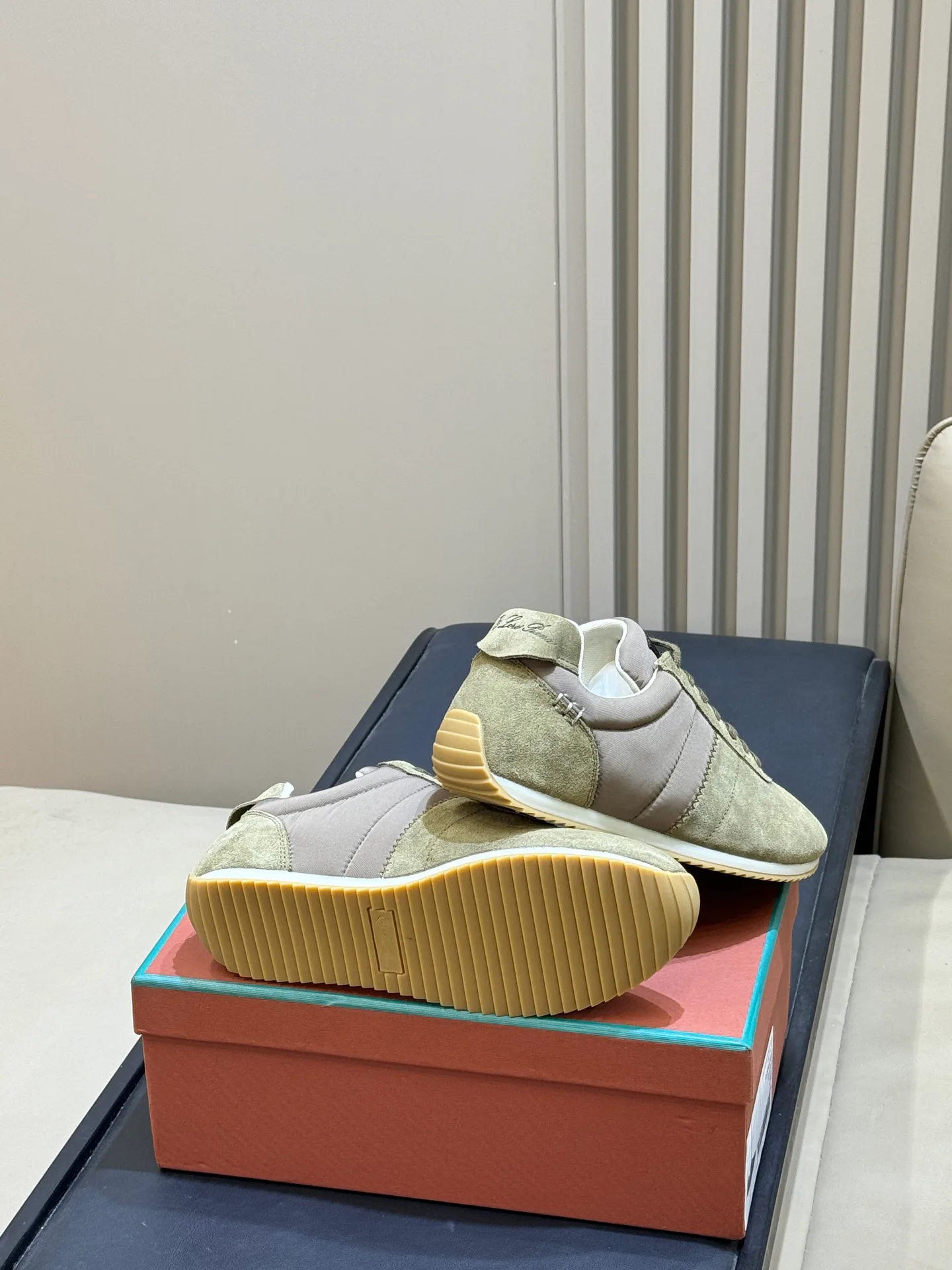 Women's Sneakers LORO PIANA 18073232