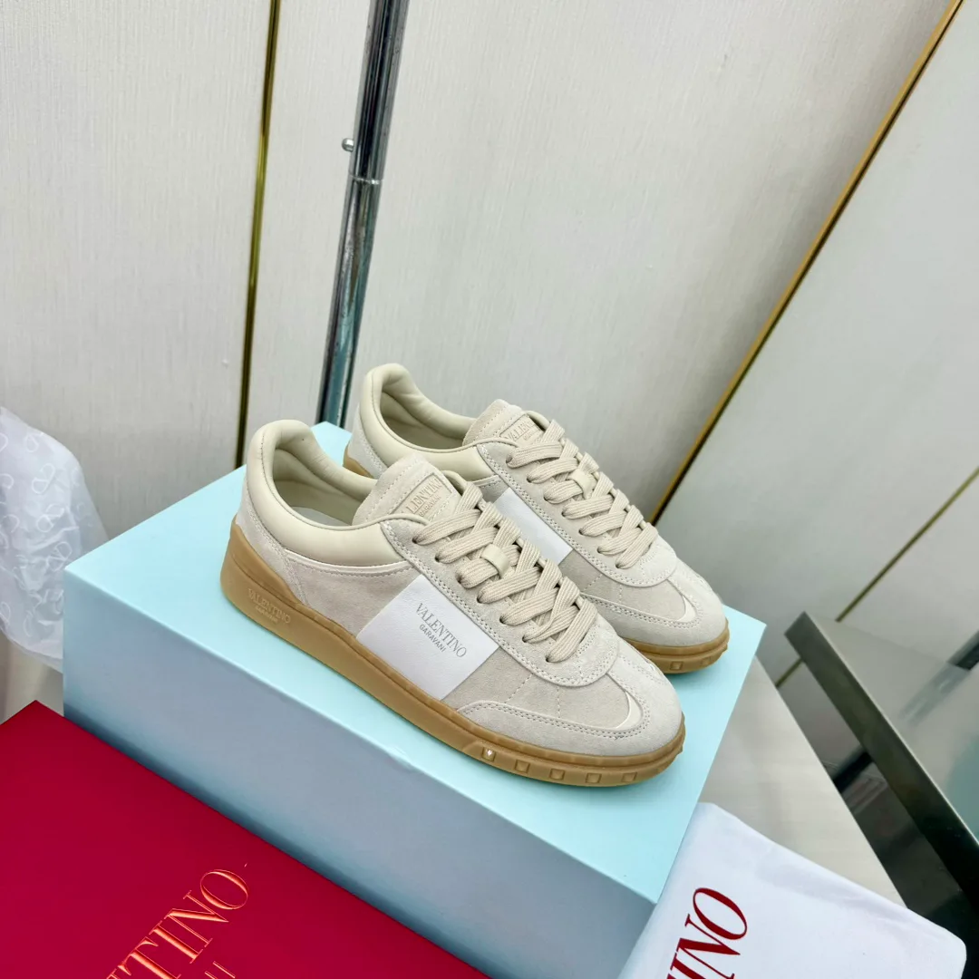 Women's Sneakers VALENTINO 17955034