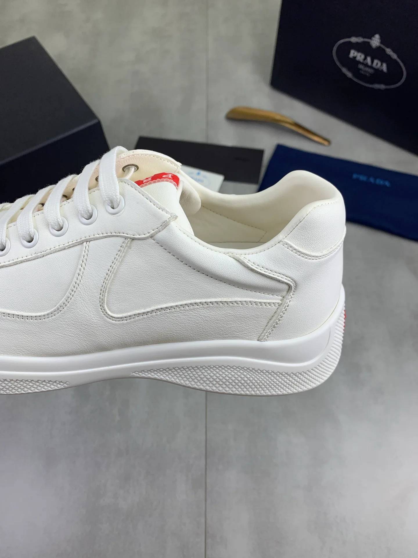 Women's Sneakers PRADA 18365162