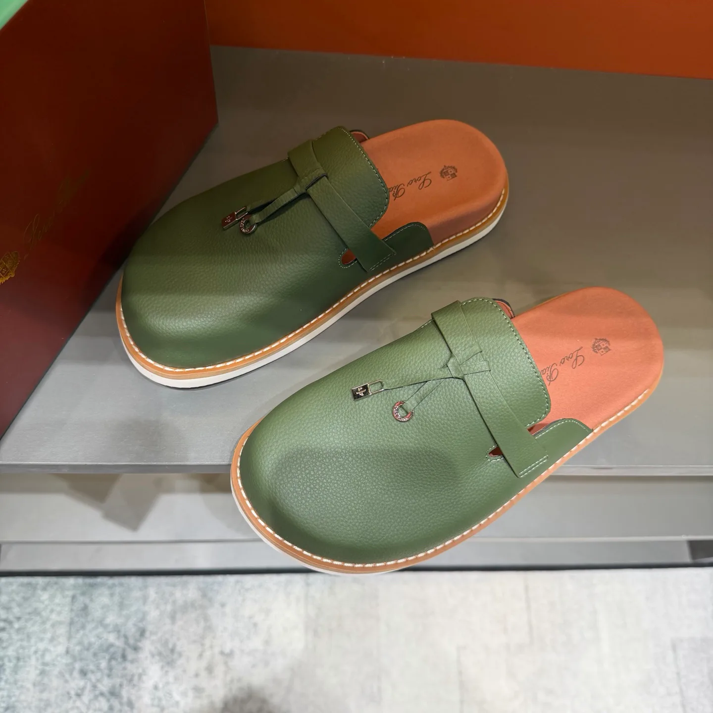 Women's Mules And Clogs LORO PIANA 18400769