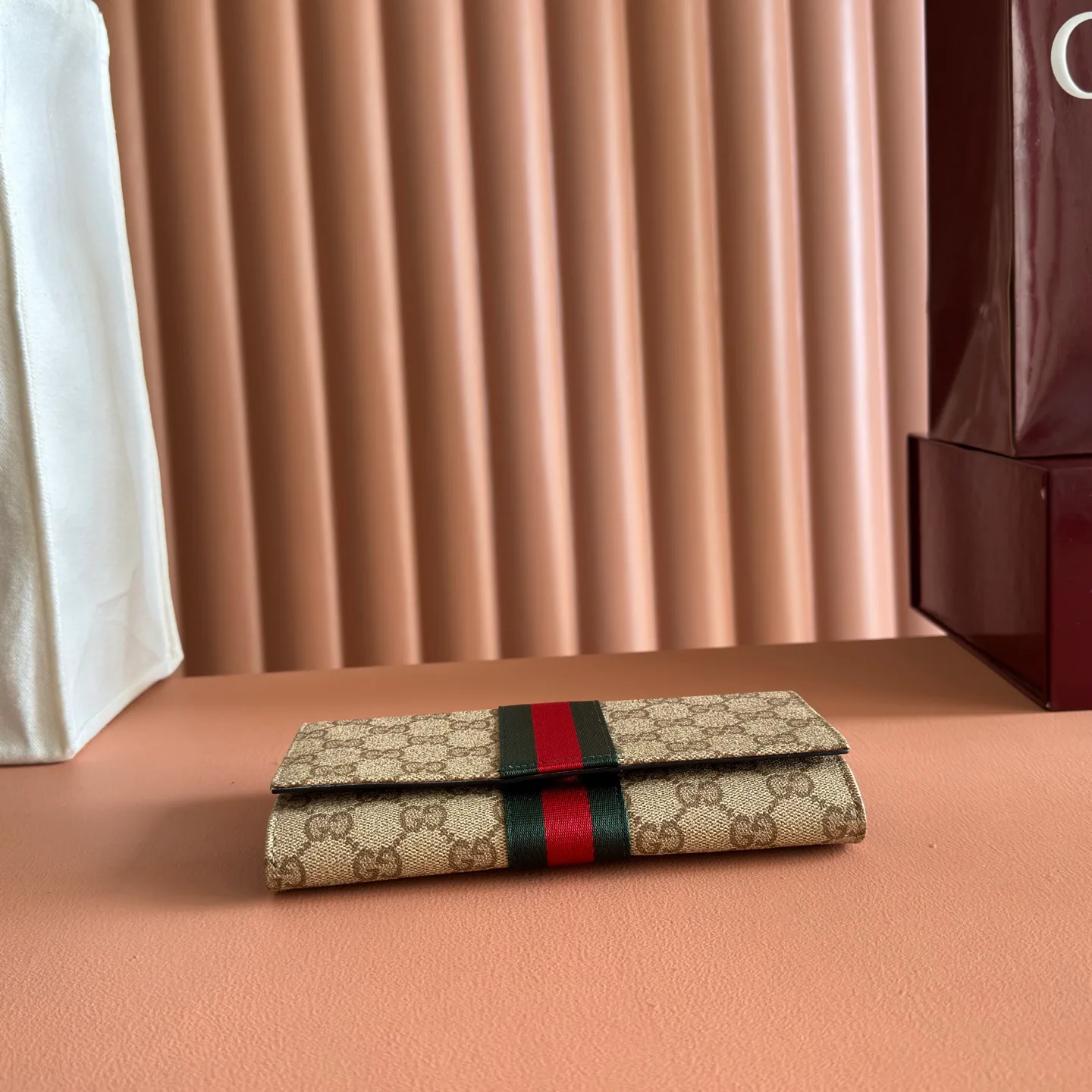 Women's Clutches GUCCI 17947889
