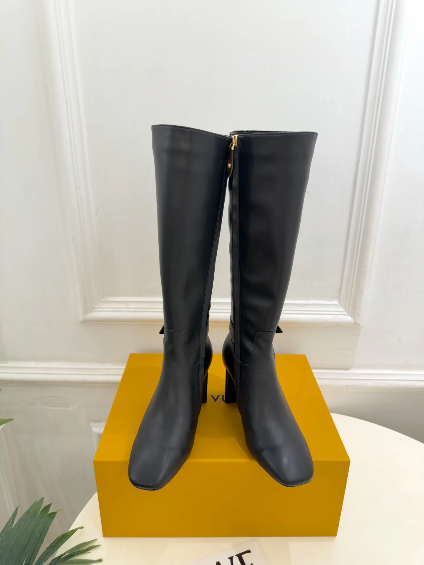 Women's Boots LOUIS VUITTON 18370310
