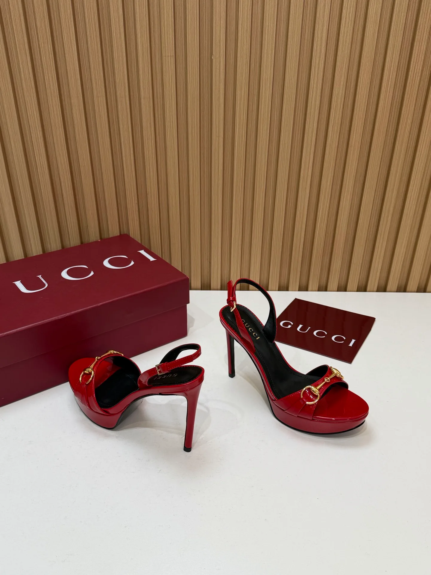 Women's Open-Toe Sandals GUCCI 18396259