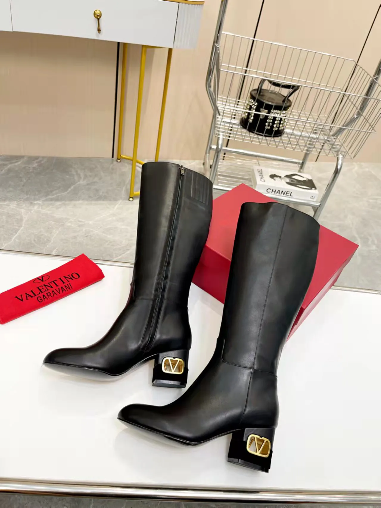 Women's Boots VALENTINO 17956938