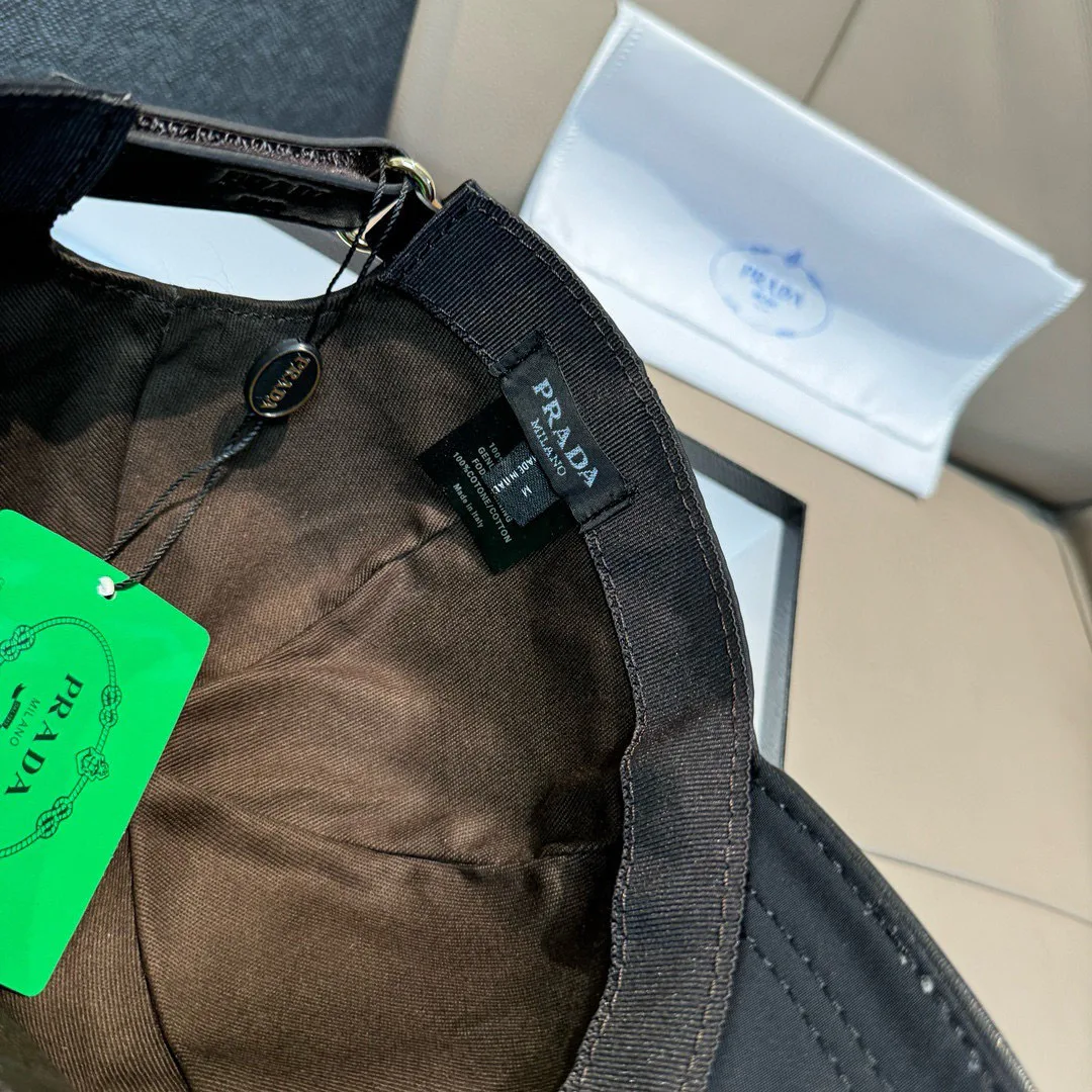 Hats PRADA 17604798